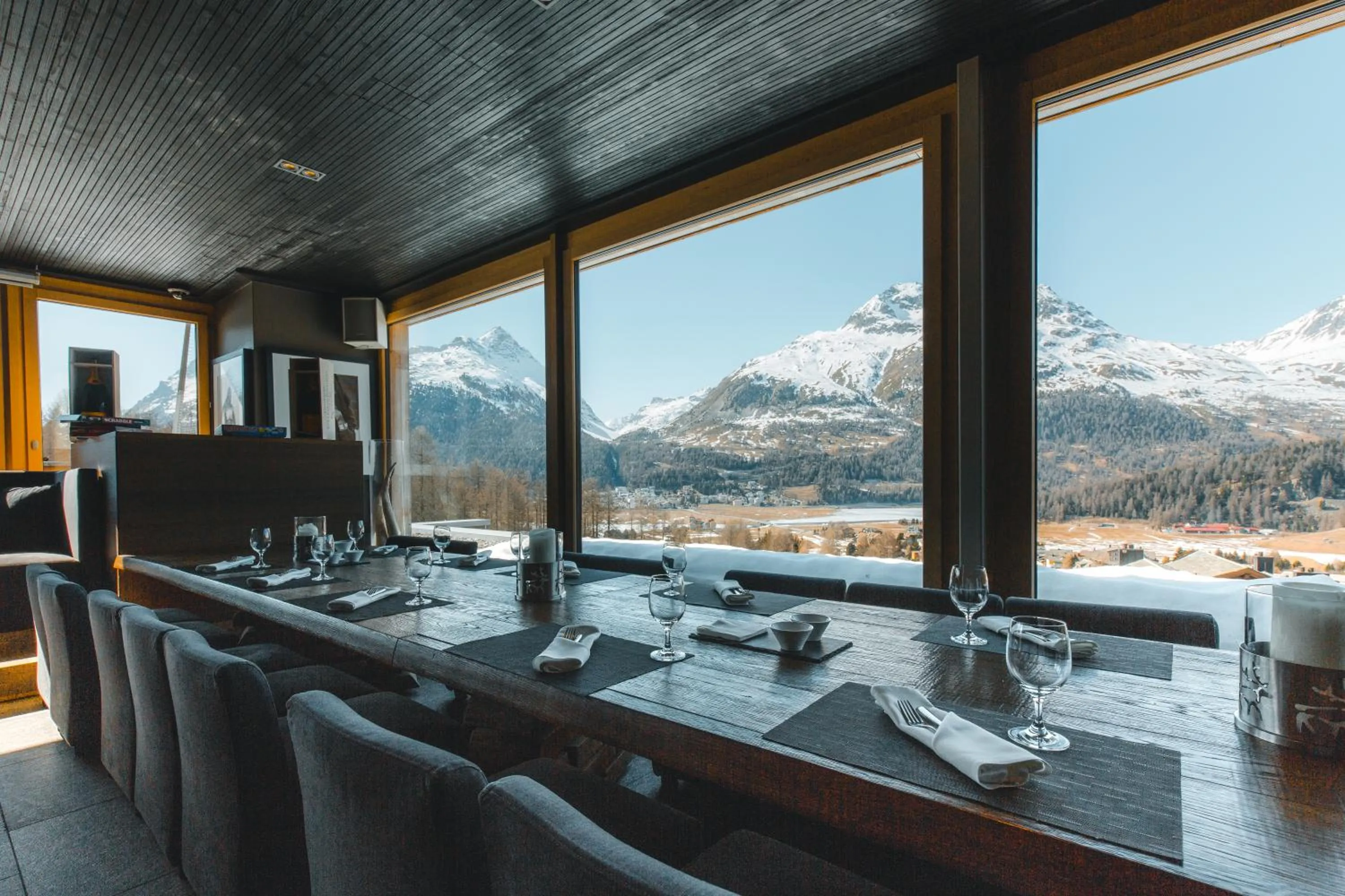 Lounge or bar in Nira Alpina