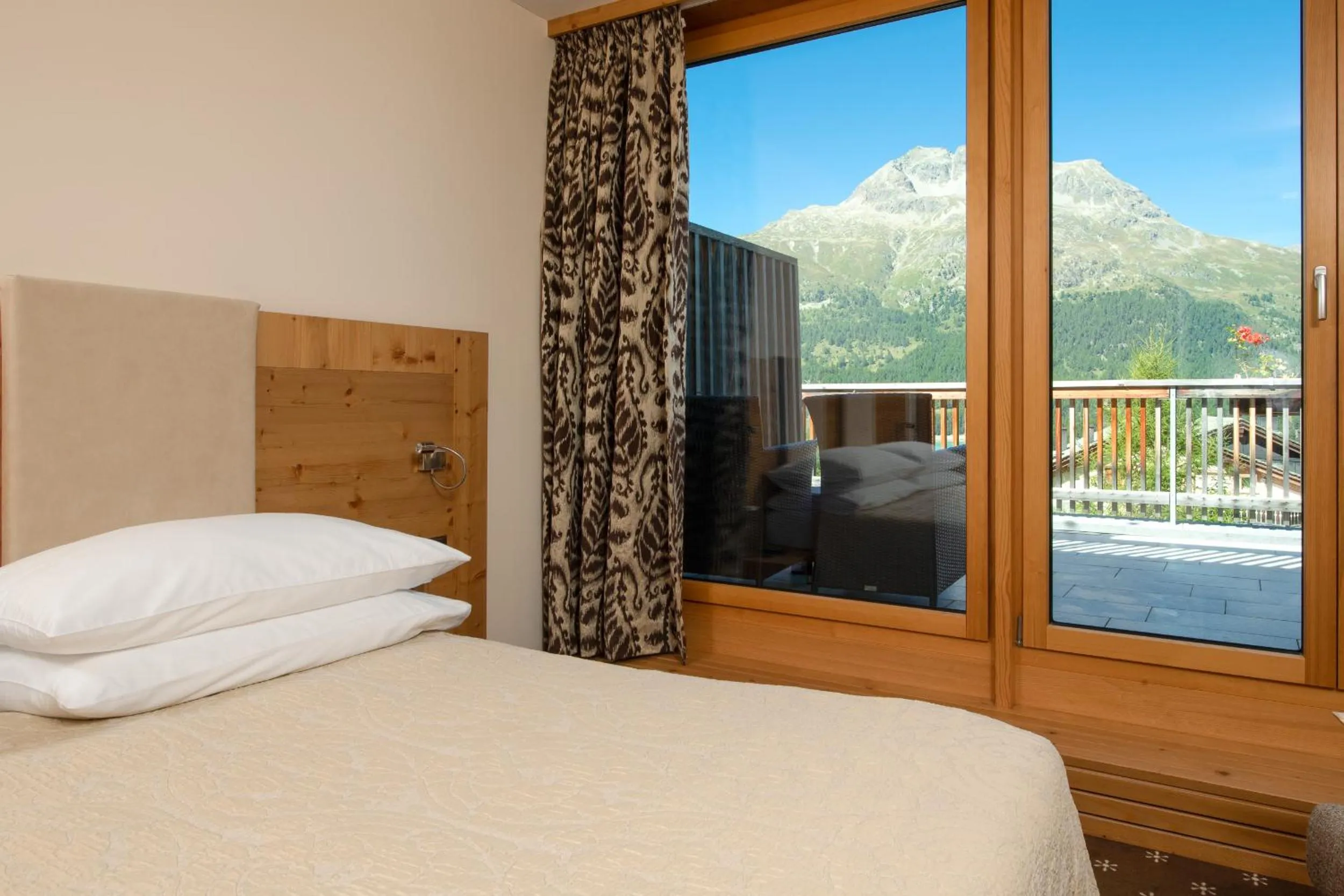 Bed in Nira Alpina