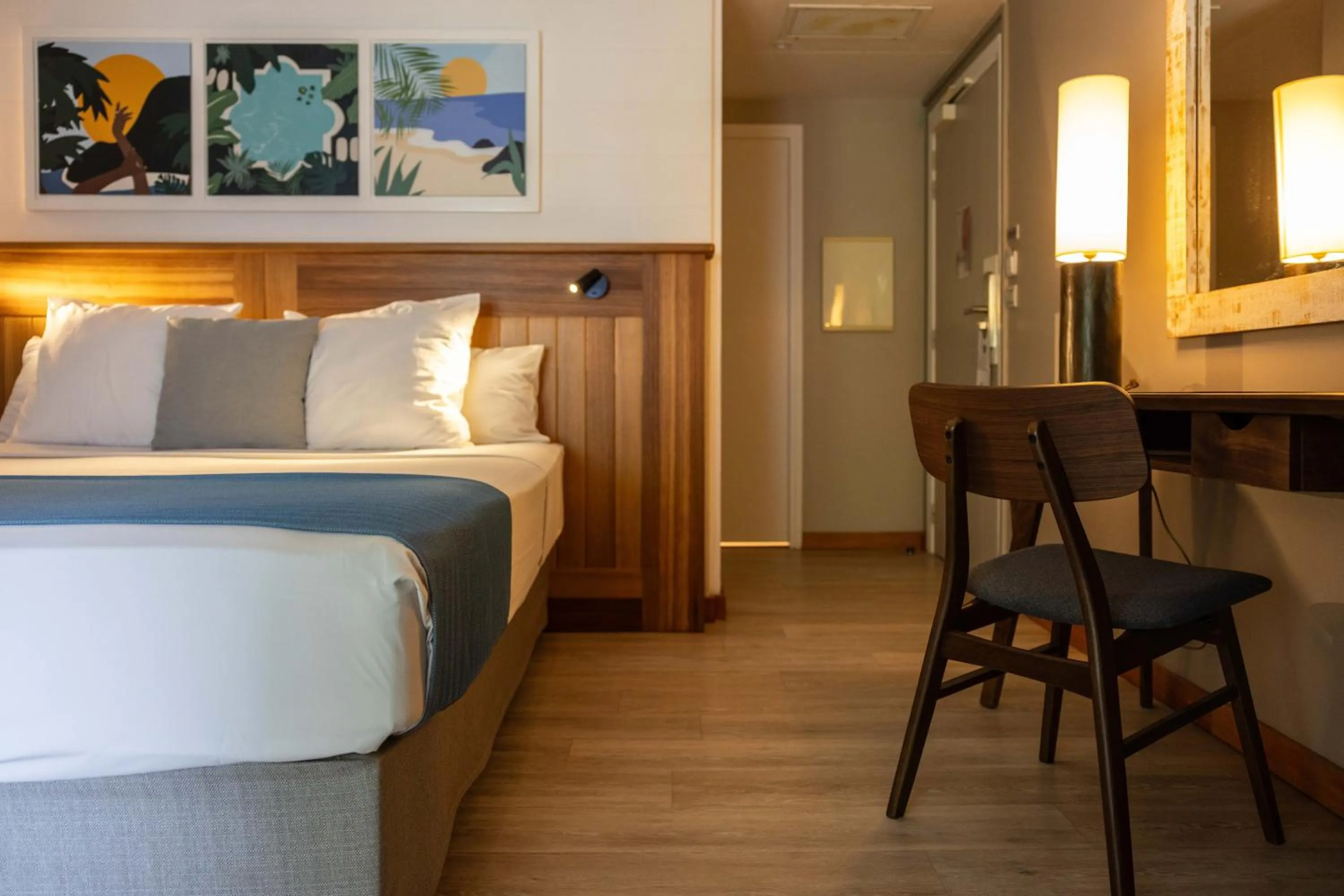 Photo of the whole room, Bed in Hotel Le Boucan Canot