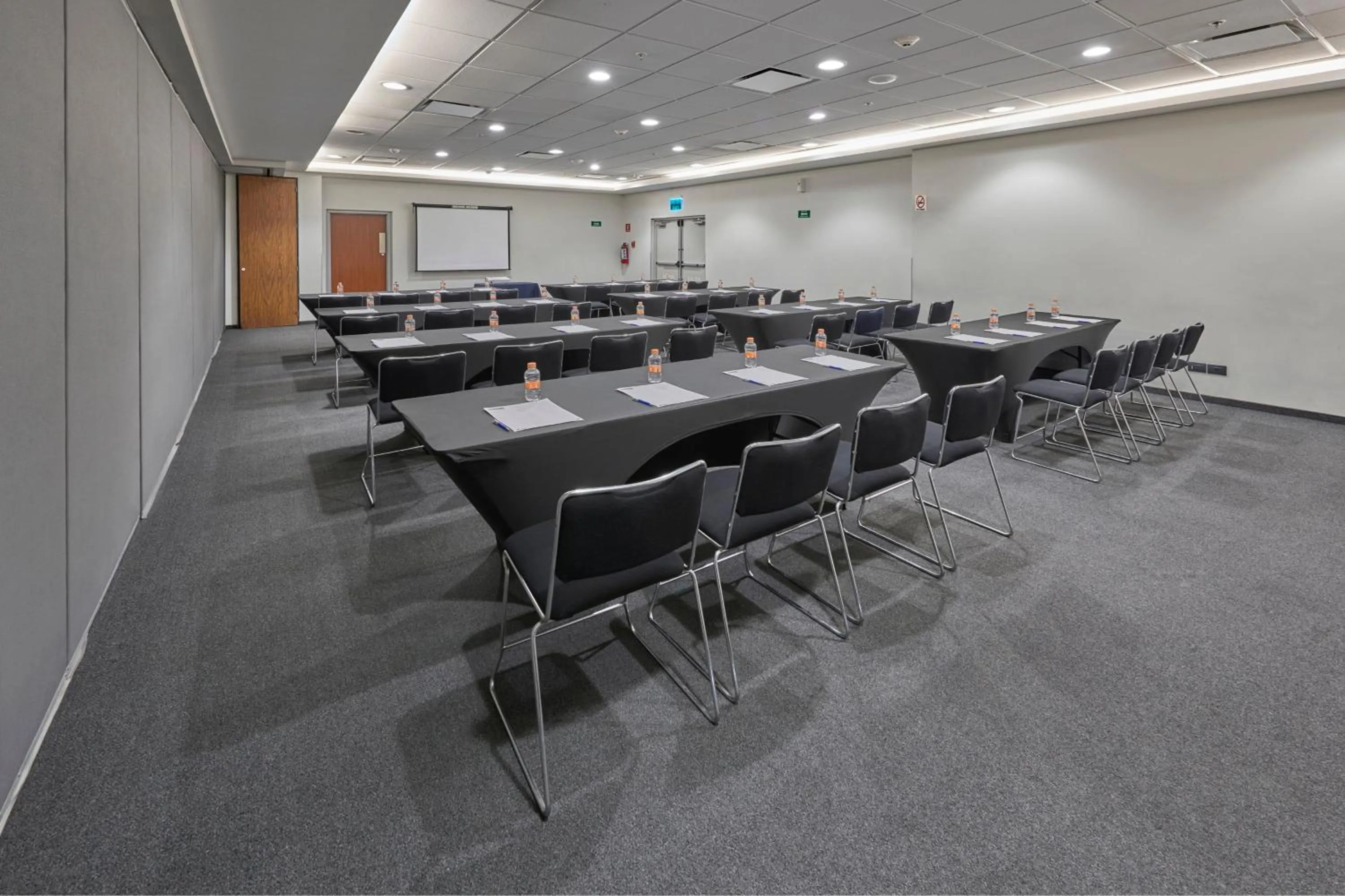Meeting/conference room in City Express by Marriott Queretaro Autopista