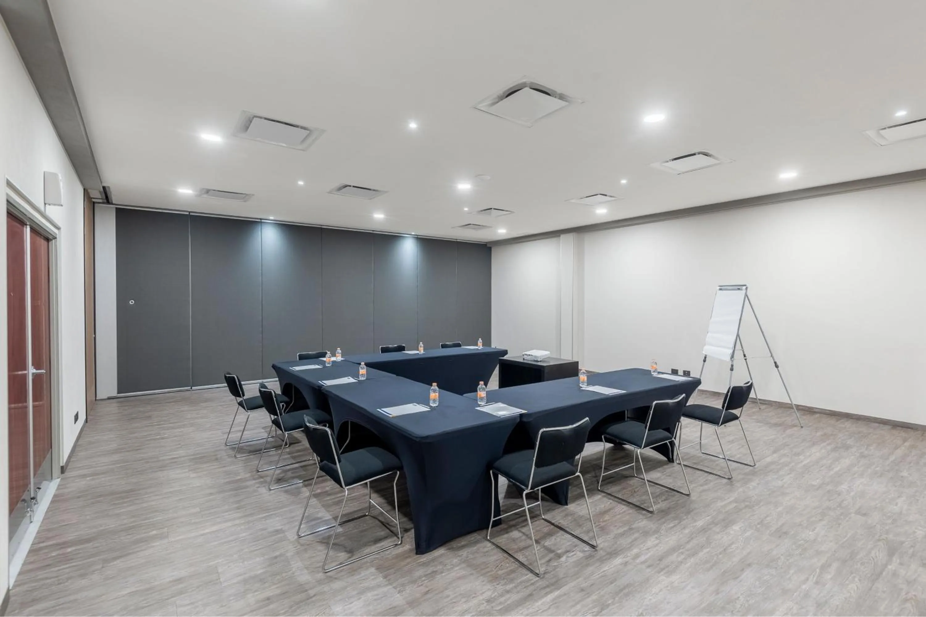 Meeting/conference room in City Express by Marriott Queretaro Autopista