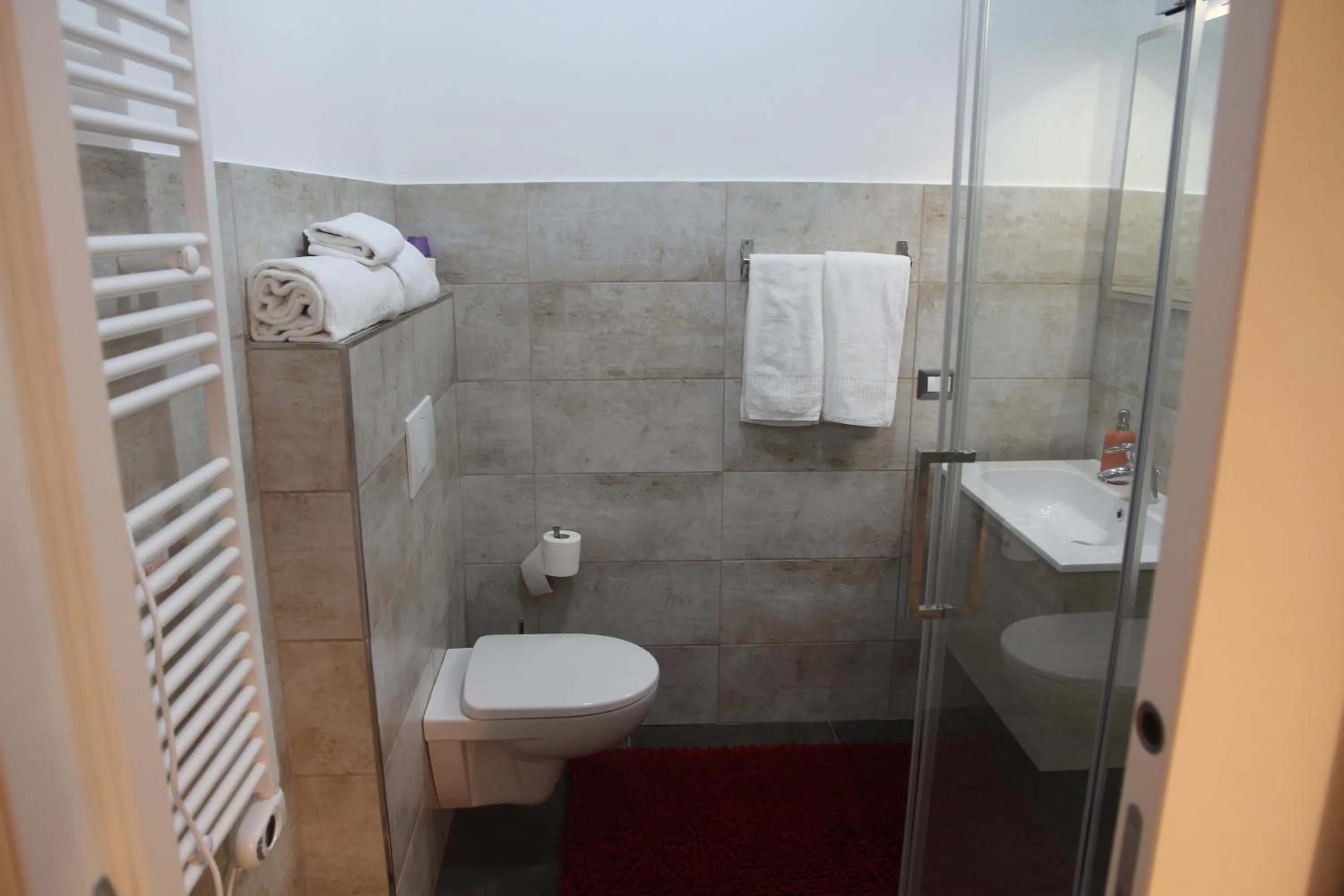 Bathroom in ES - Essential Solution & Emotion Stories (locazione turistica)