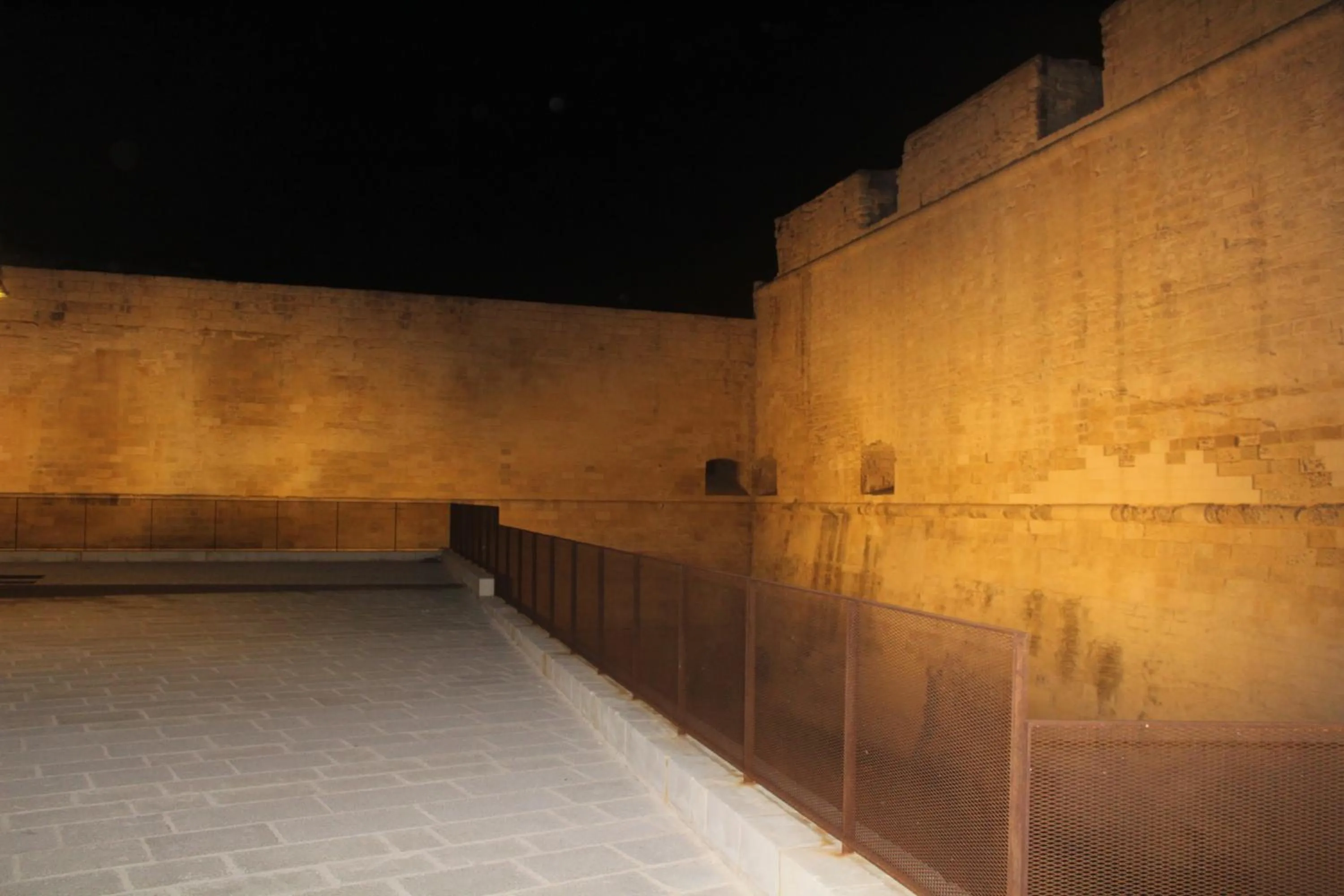 Nearby landmark in Porta Deuropa