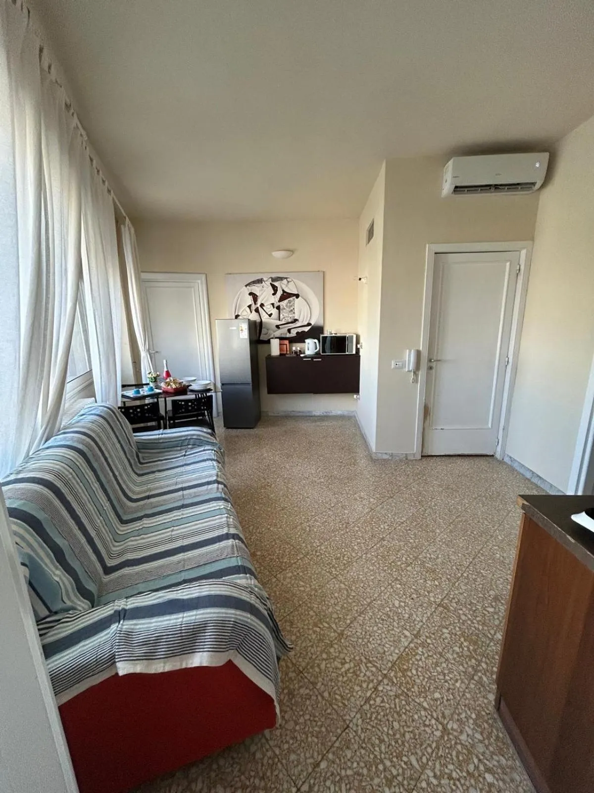 Seating area in Porta Deuropa