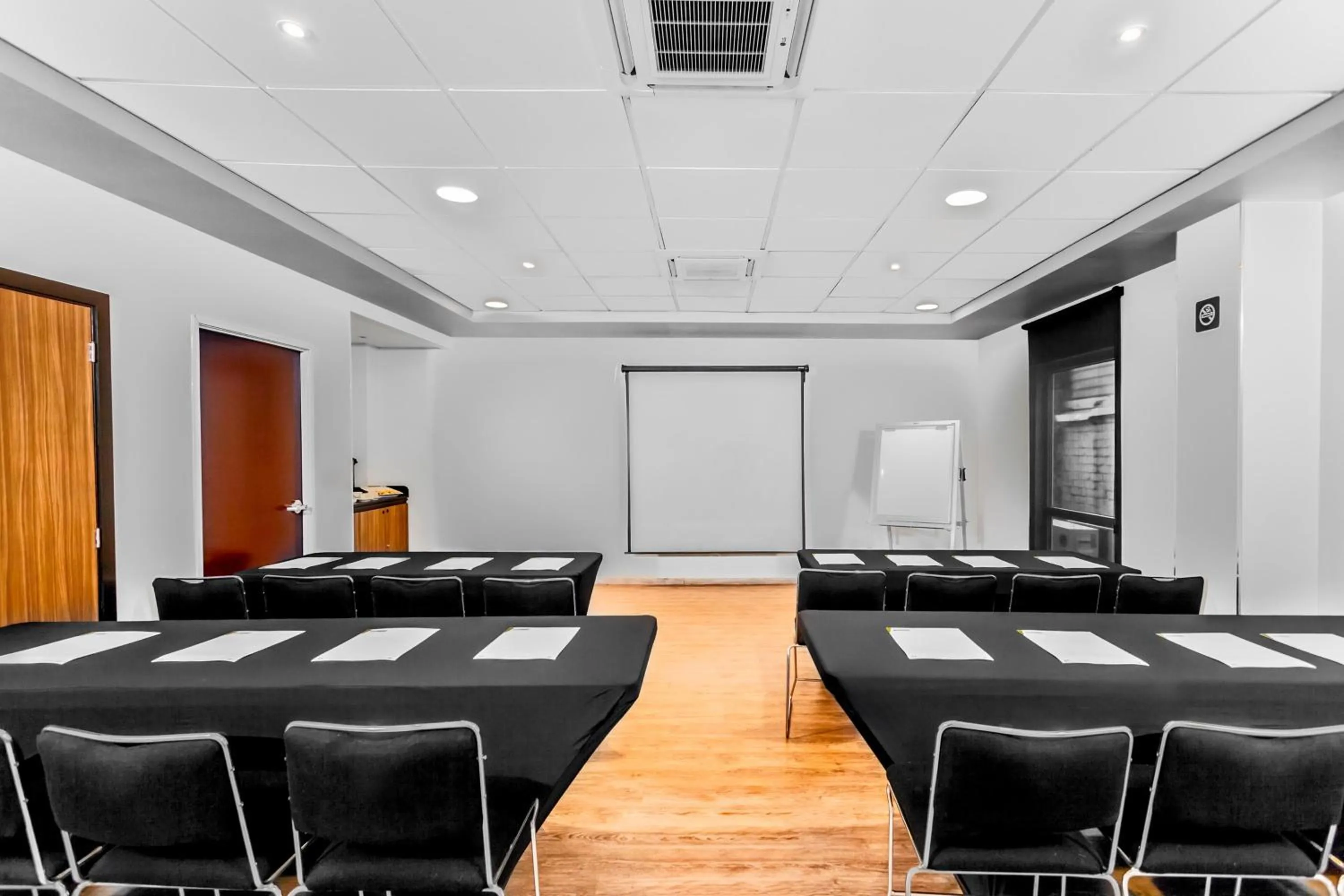 Meeting/conference room in City Express by Marriott Leon