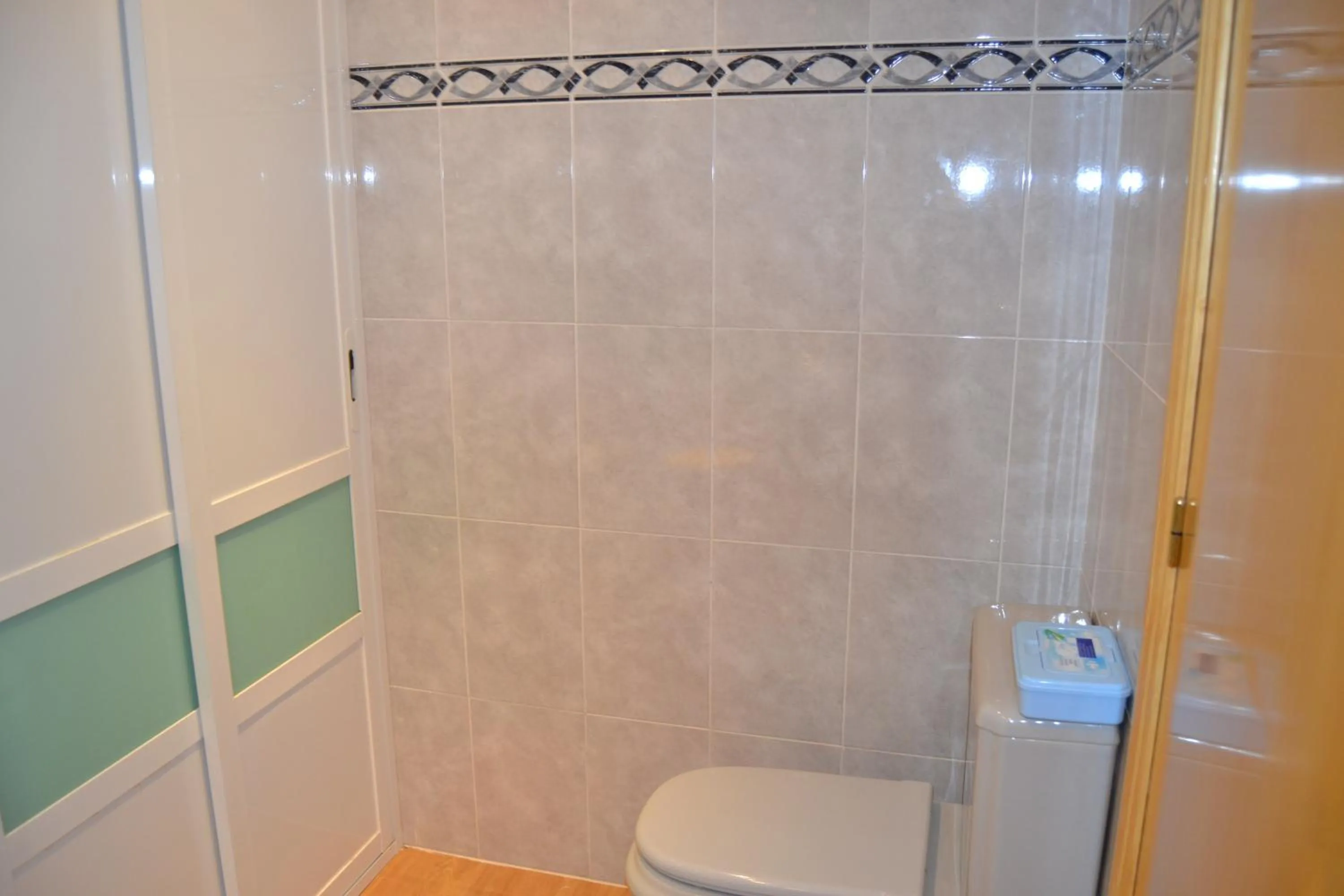 Apartamento Con Preciosas Vistas Al Mar,WIFI y piscina de temporada