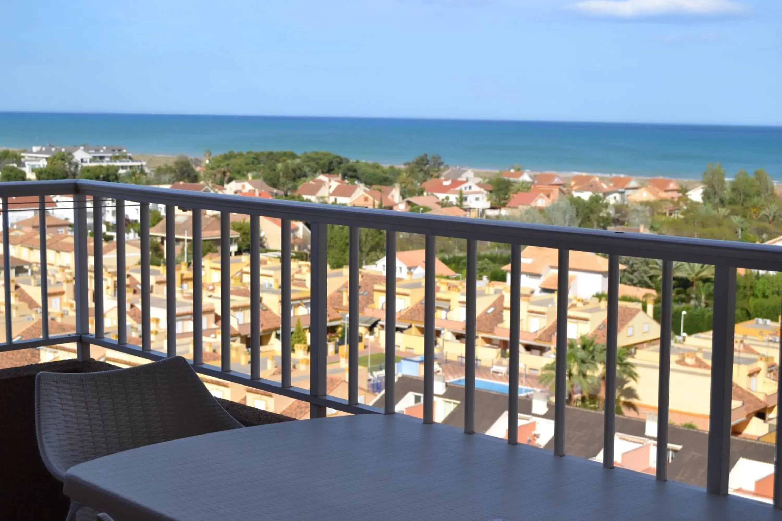 Apartamento Con Preciosas Vistas Al Mar,WIFI y piscina de temporada Apartamento Con Preciosas Vistas Al Mar,WIFI y piscina de temporada