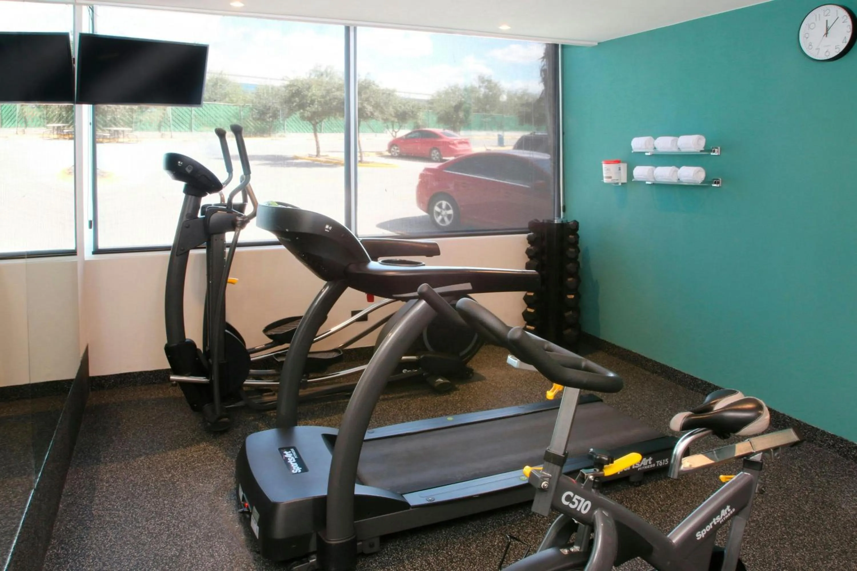 Fitness centre/facilities in City Express by Marriott Reynosa
