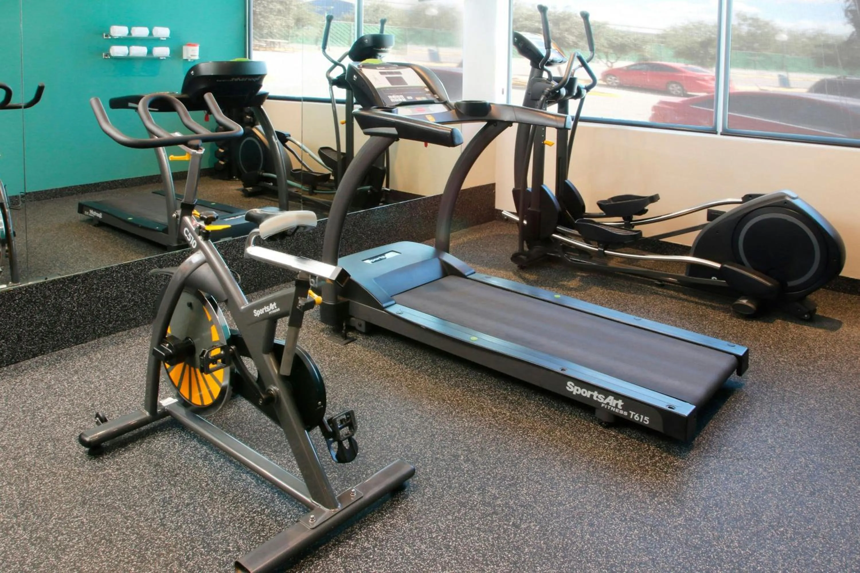 Fitness centre/facilities in City Express by Marriott Reynosa