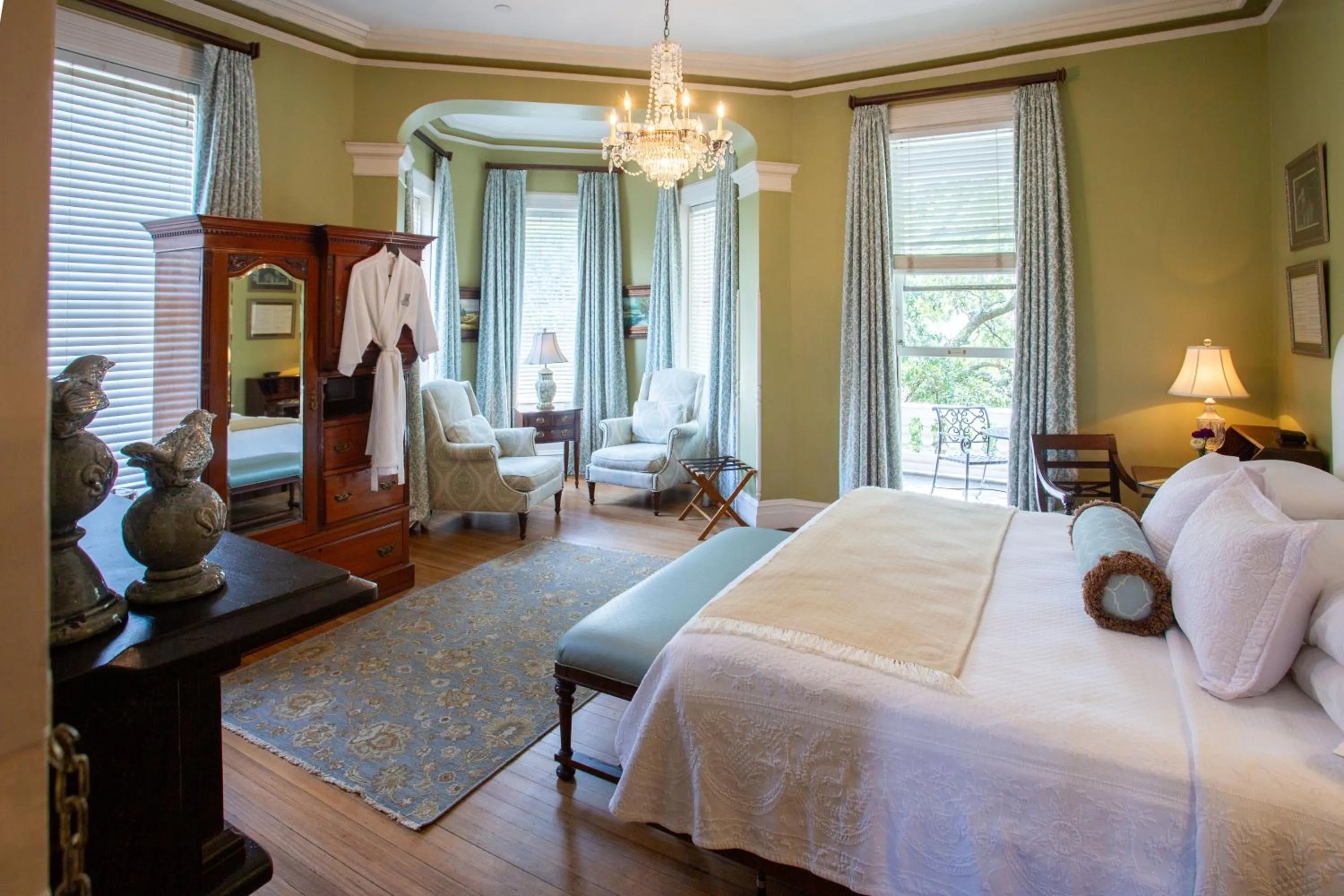 Photo of the whole room, Bed in Kehoe House, Historic Inns of Savannah Collection