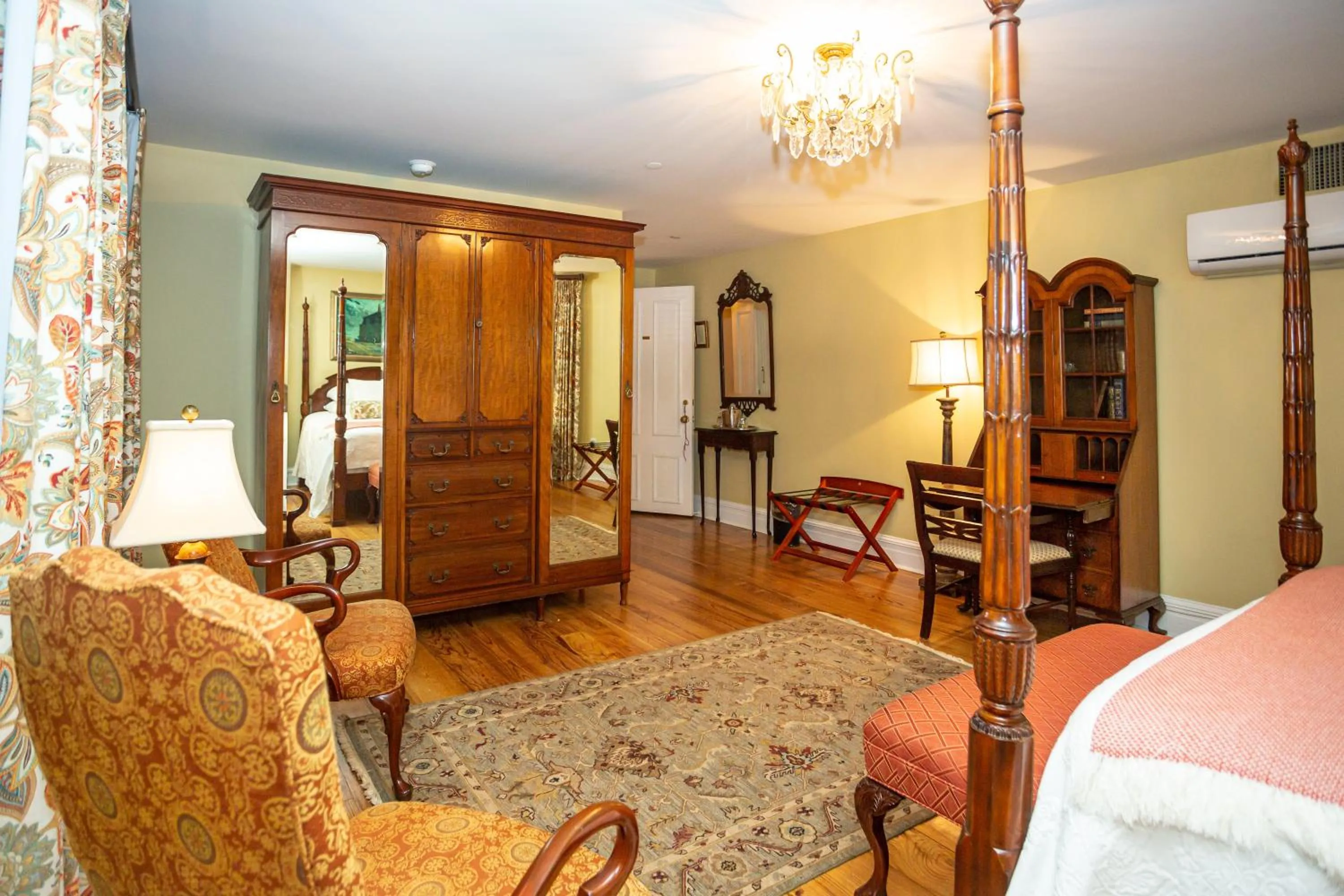 Photo of the whole room, Bed in Kehoe House, Historic Inns of Savannah Collection