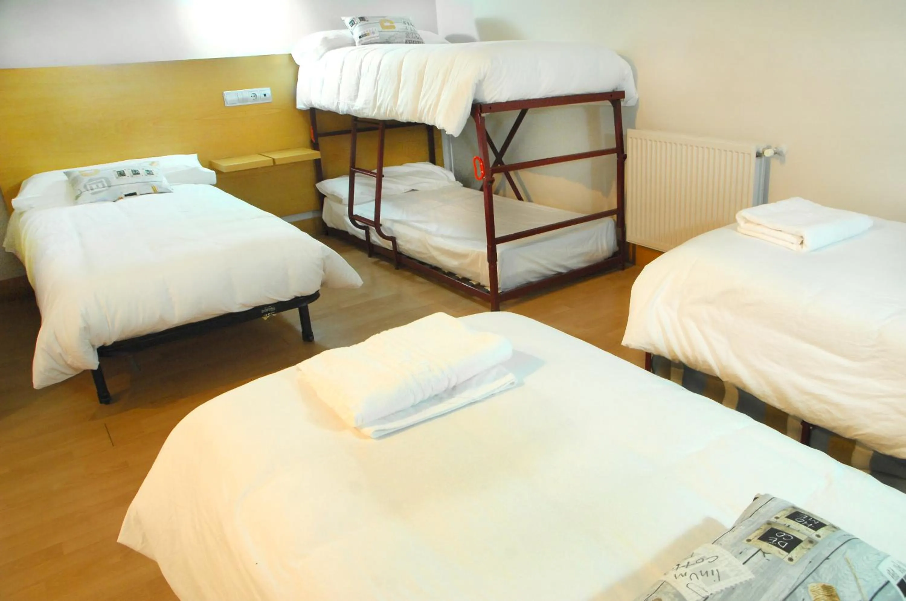 Bed in Hotel Txintxua