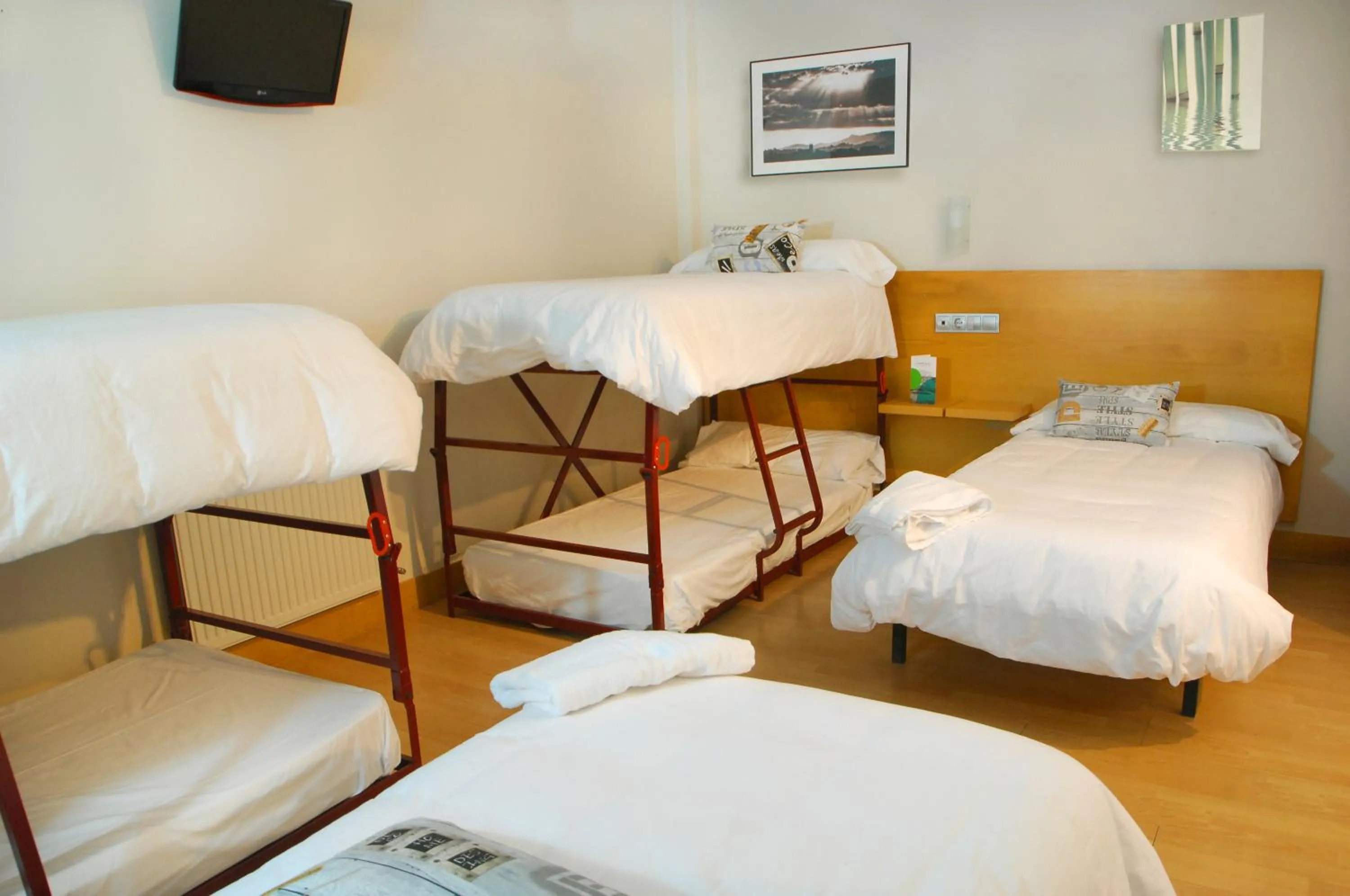 Bed in Hotel Txintxua