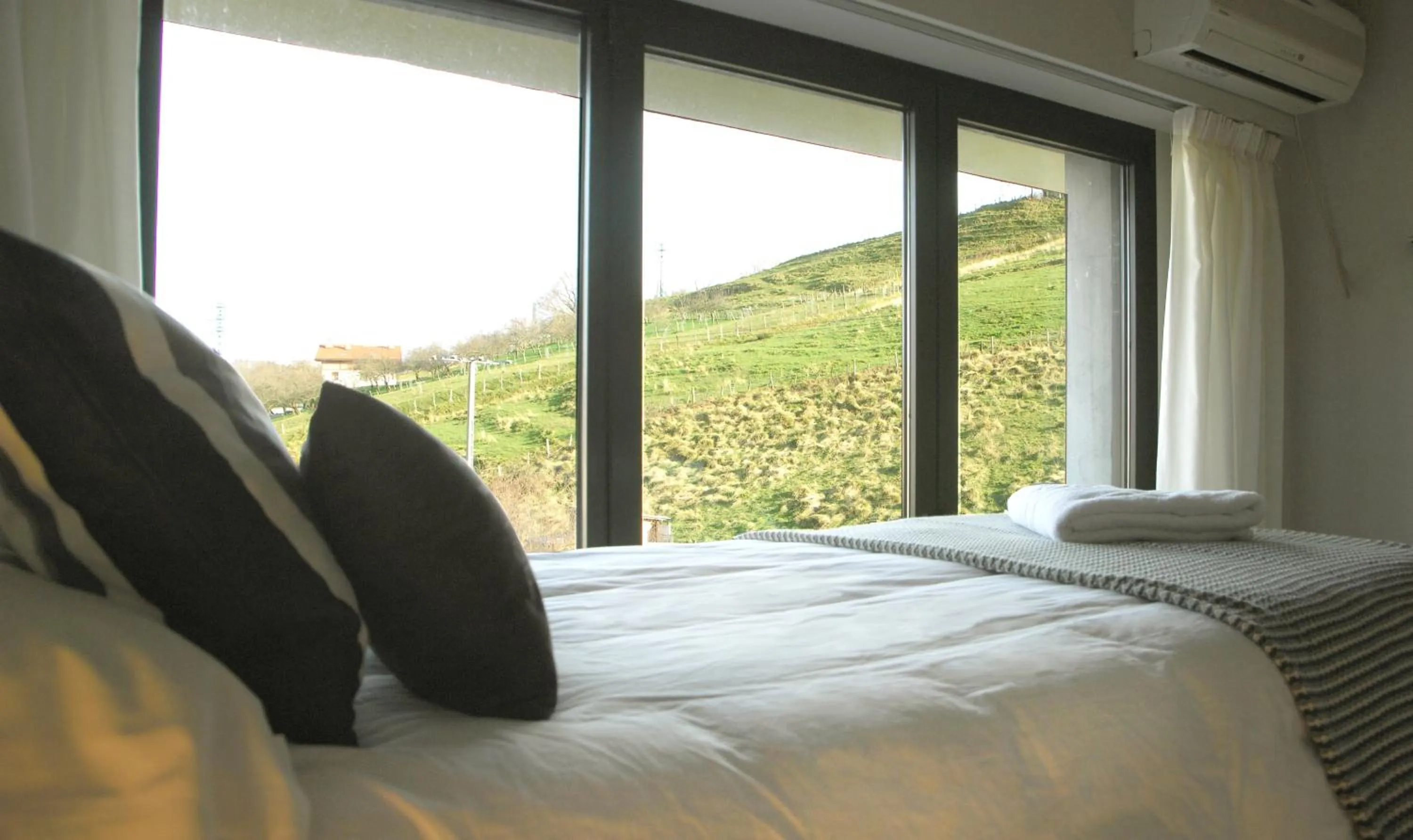 Bed in Hotel Txintxua