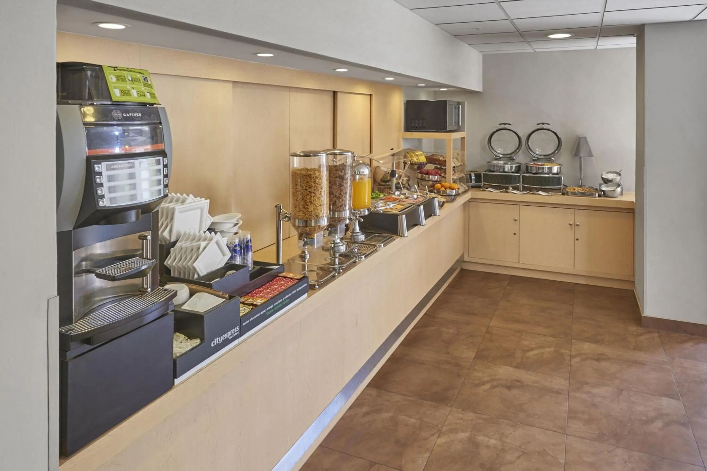 Breakfast in City Express by Marriott Tula