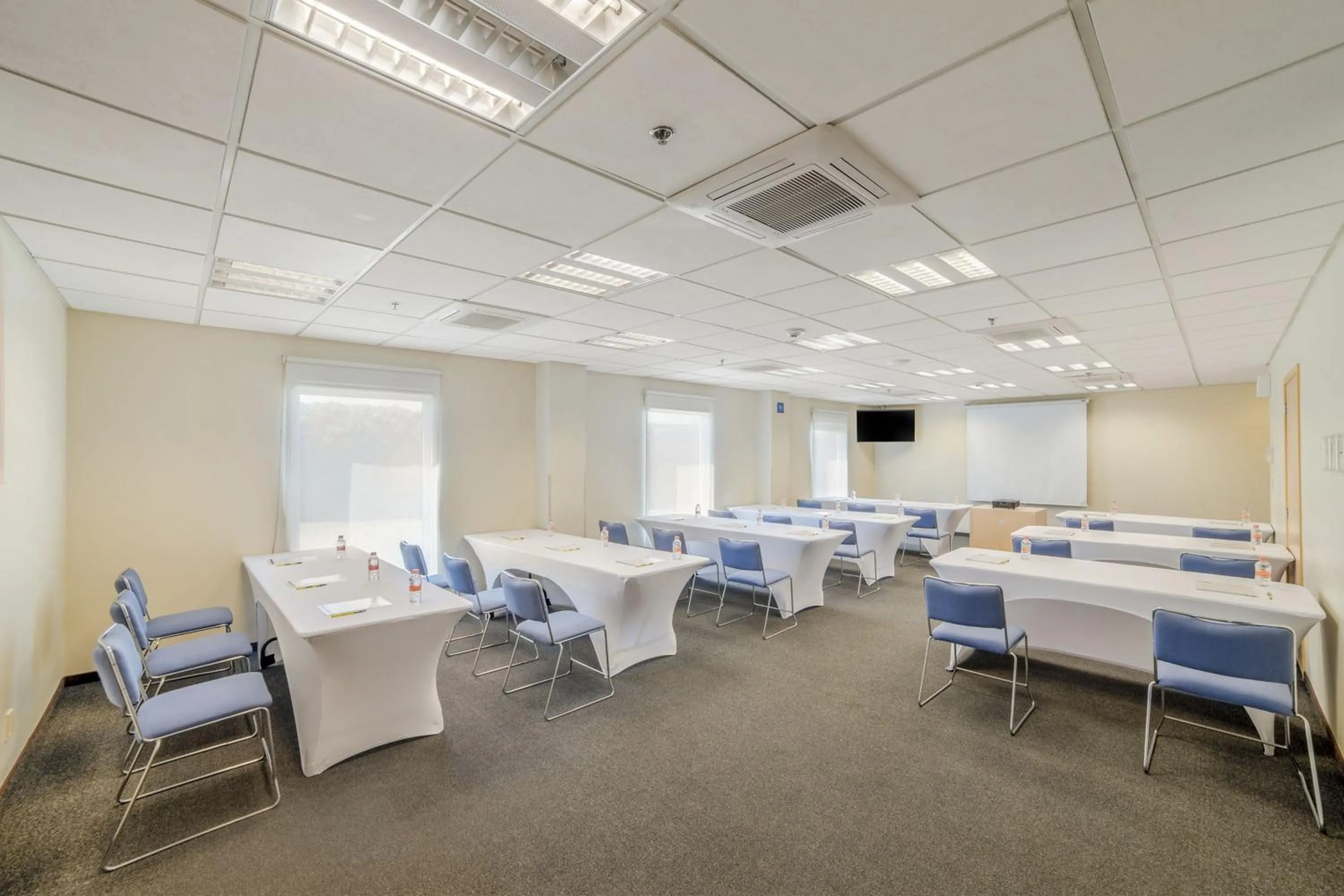 Meeting/conference room in City Express by Marriott Tula