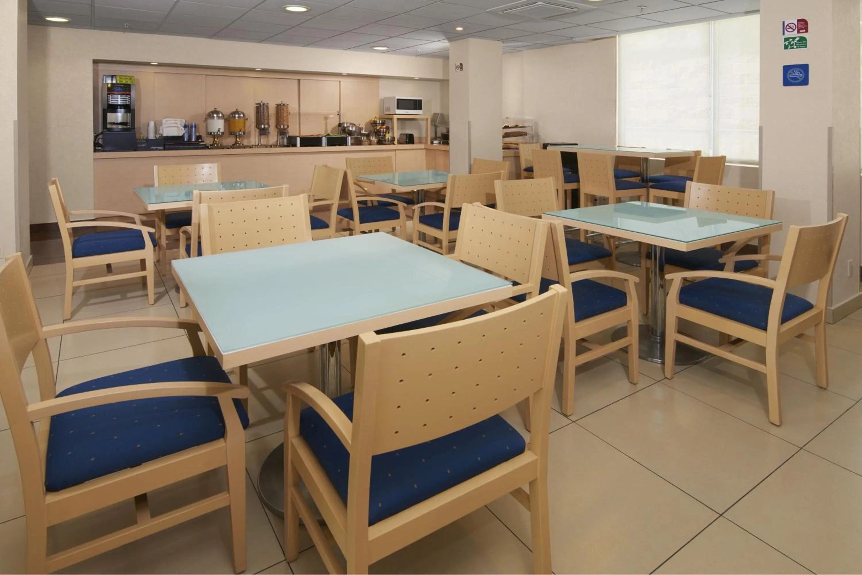 Breakfast in City Express by Marriott Tula