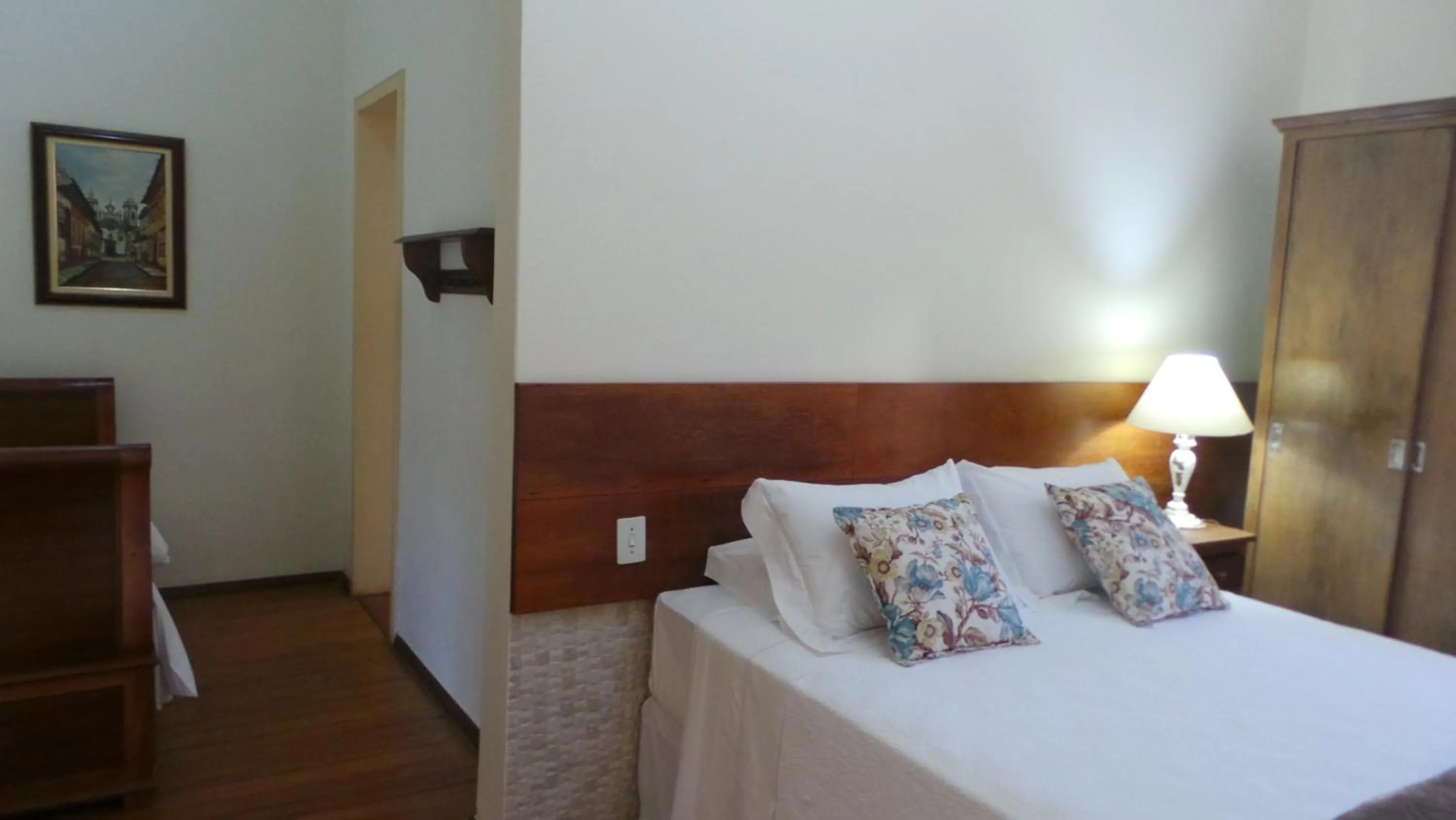 Photo of the whole room, Bed in Pousada Villa Magnolia