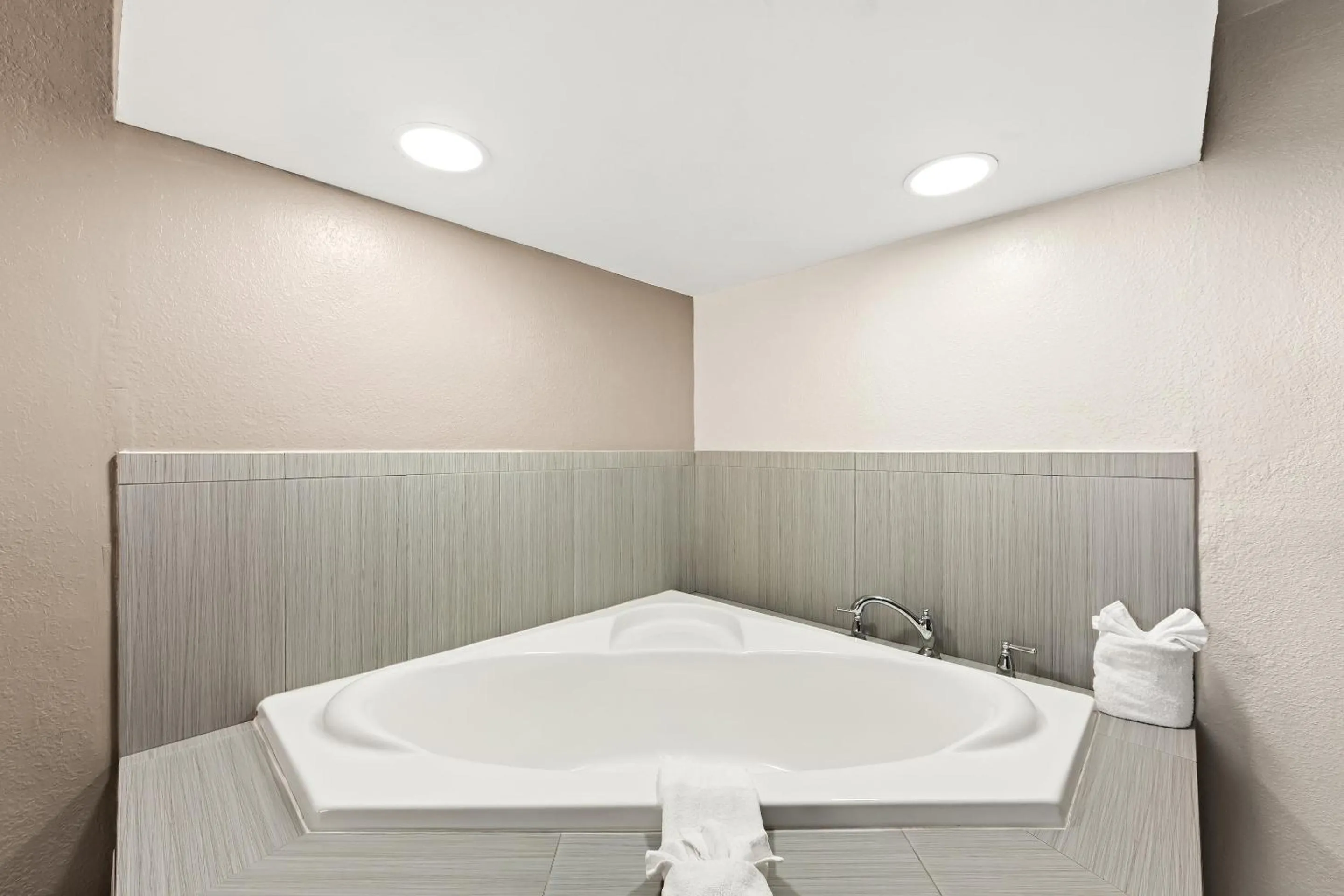 Spa and wellness centre/facilities in Red Roof Inn Muscle Shoals