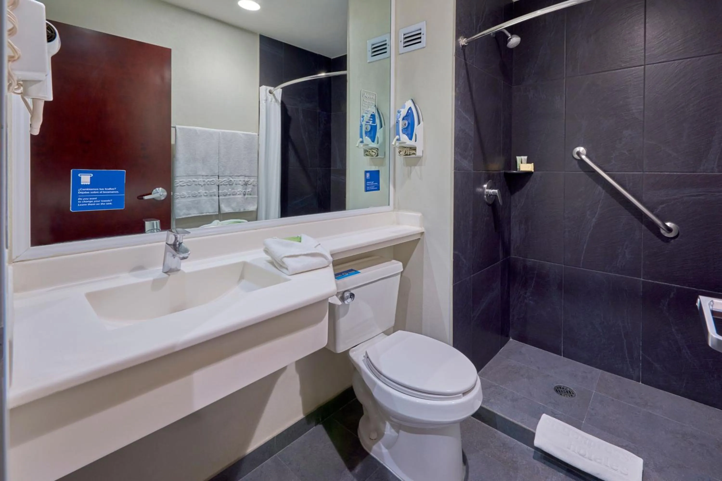 Bathroom in City Express by Marriott Saltillo Norte
