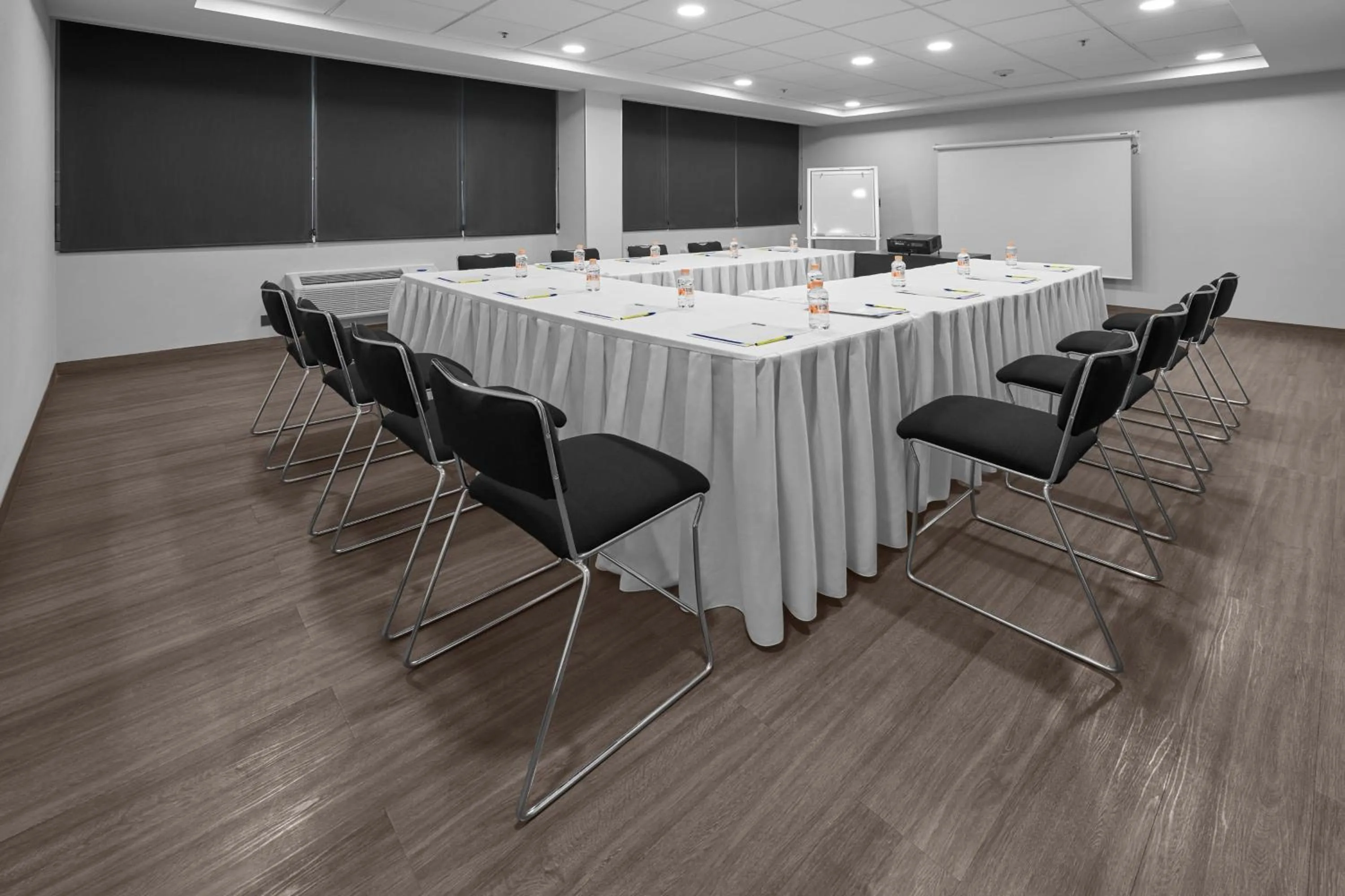 Meeting/conference room in City Express by Marriott Saltillo Norte