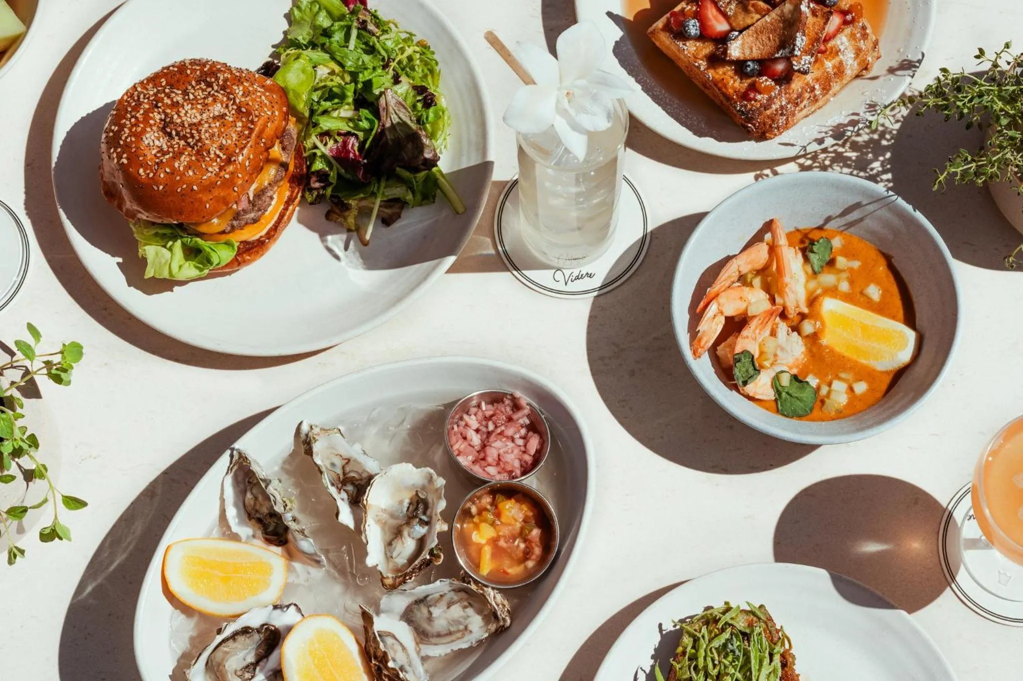 Restaurant/places to eat in Kimpton Hotel Wilshire by IHG