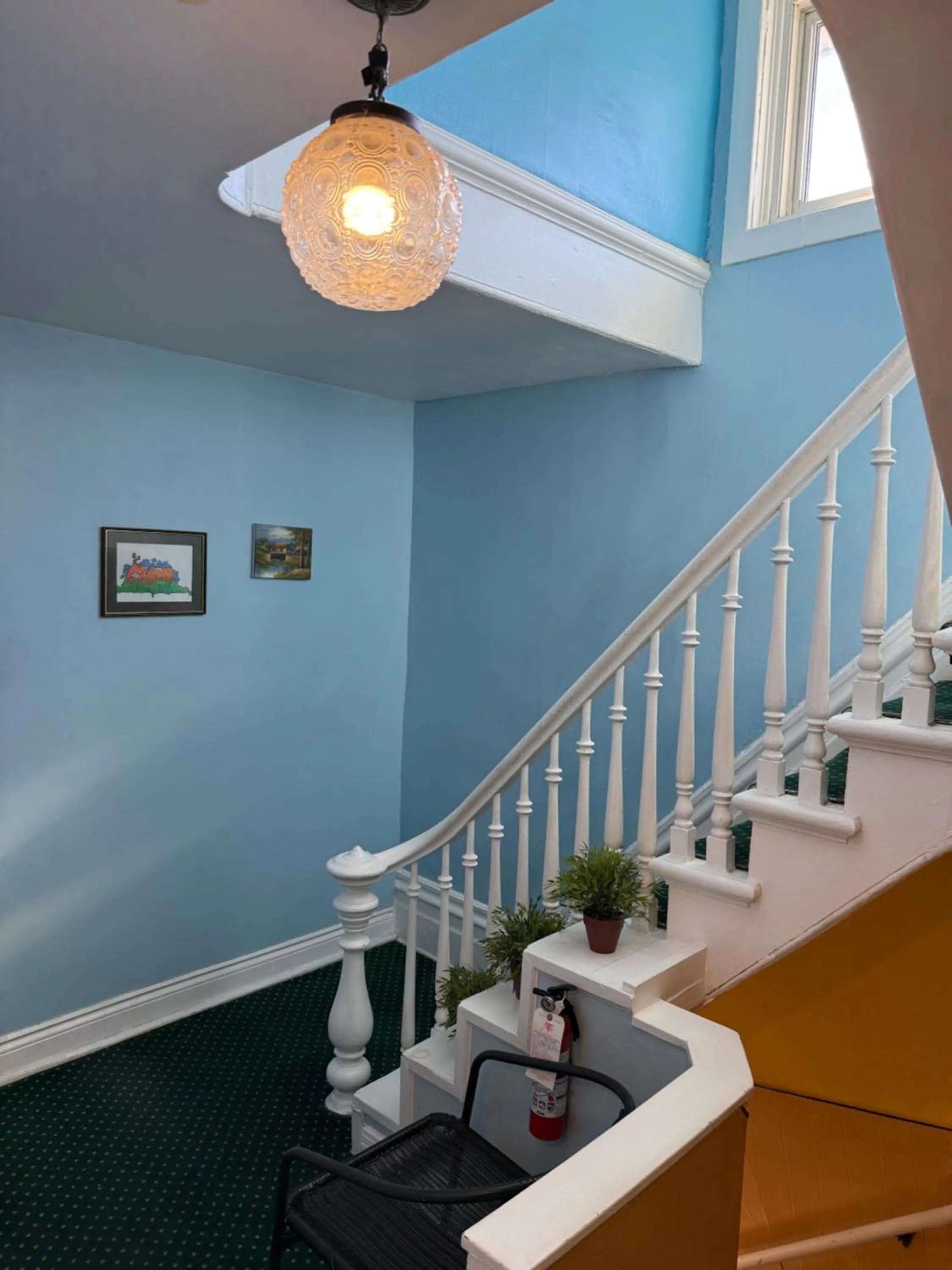 On site in Ottawa Backpackers Inn