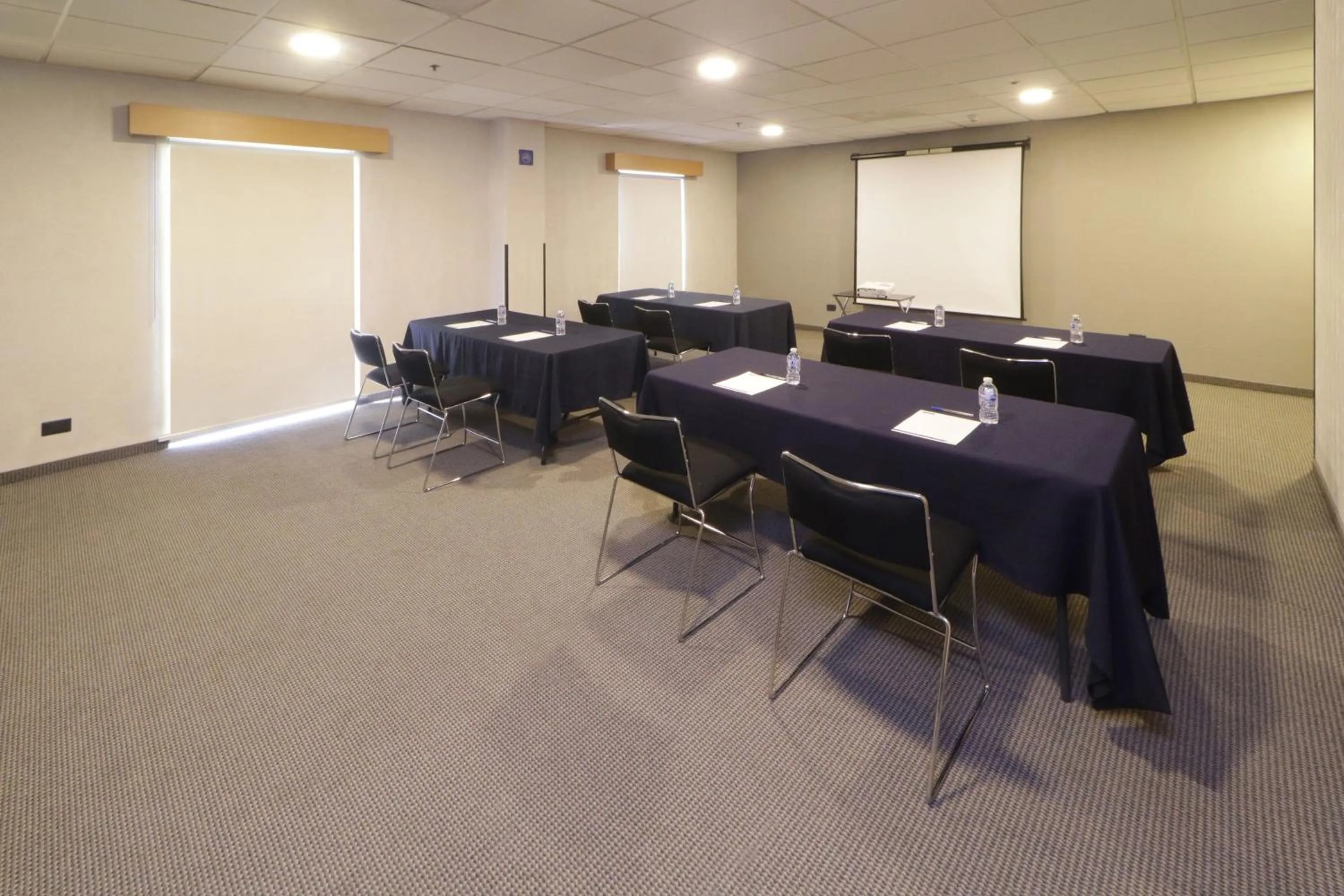 Meeting/conference room in City Express by Marriott Saltillo Sur