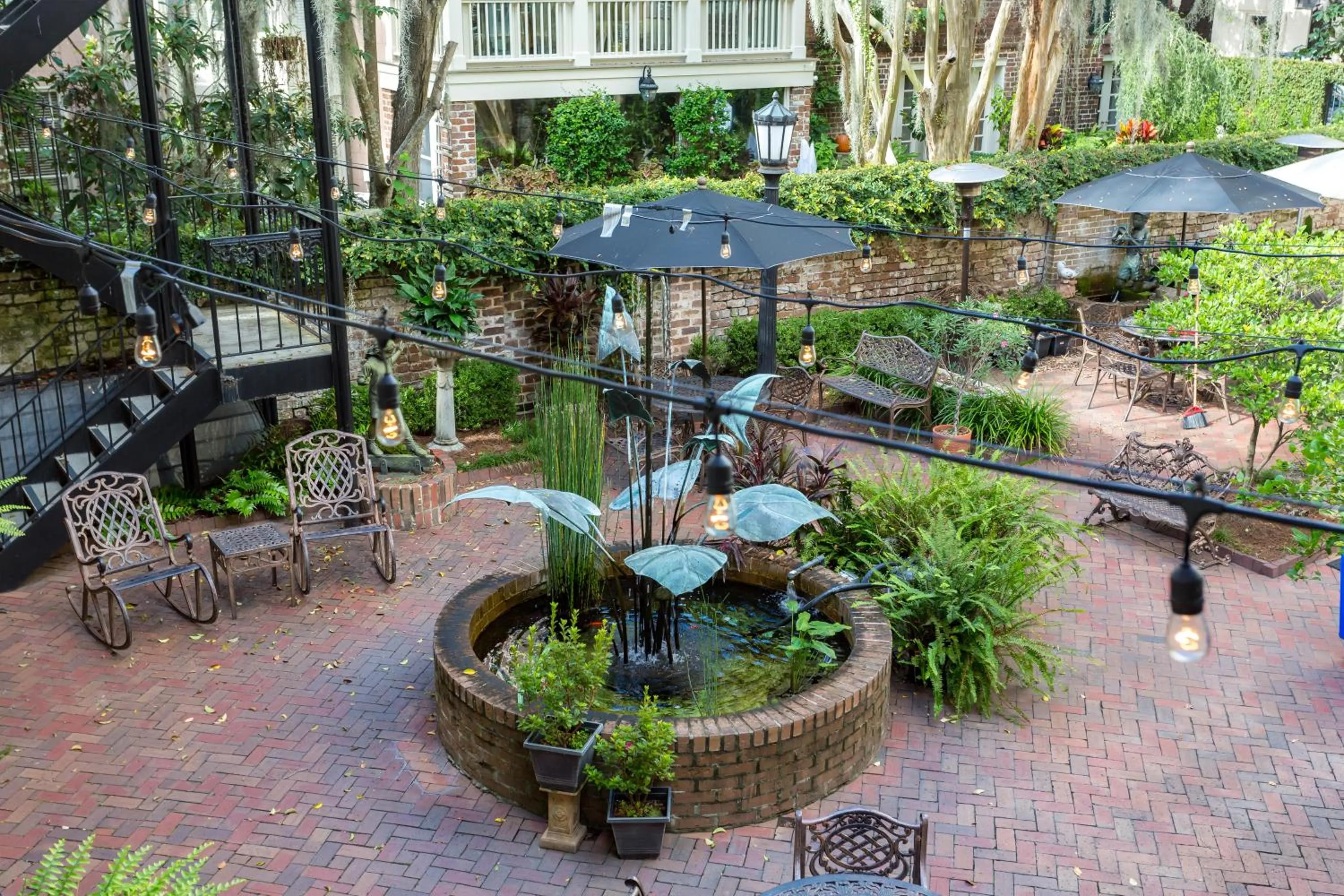 Garden in Eliza Thompson House, Historic Inns of Savannah Collection