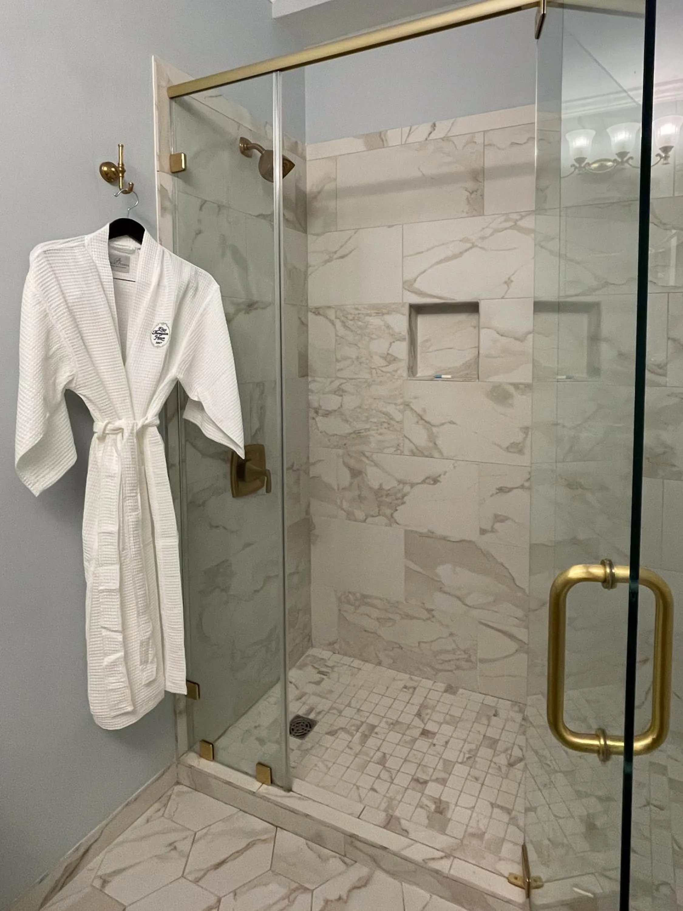 Bathroom in Eliza Thompson House, Historic Inns of Savannah Collection
