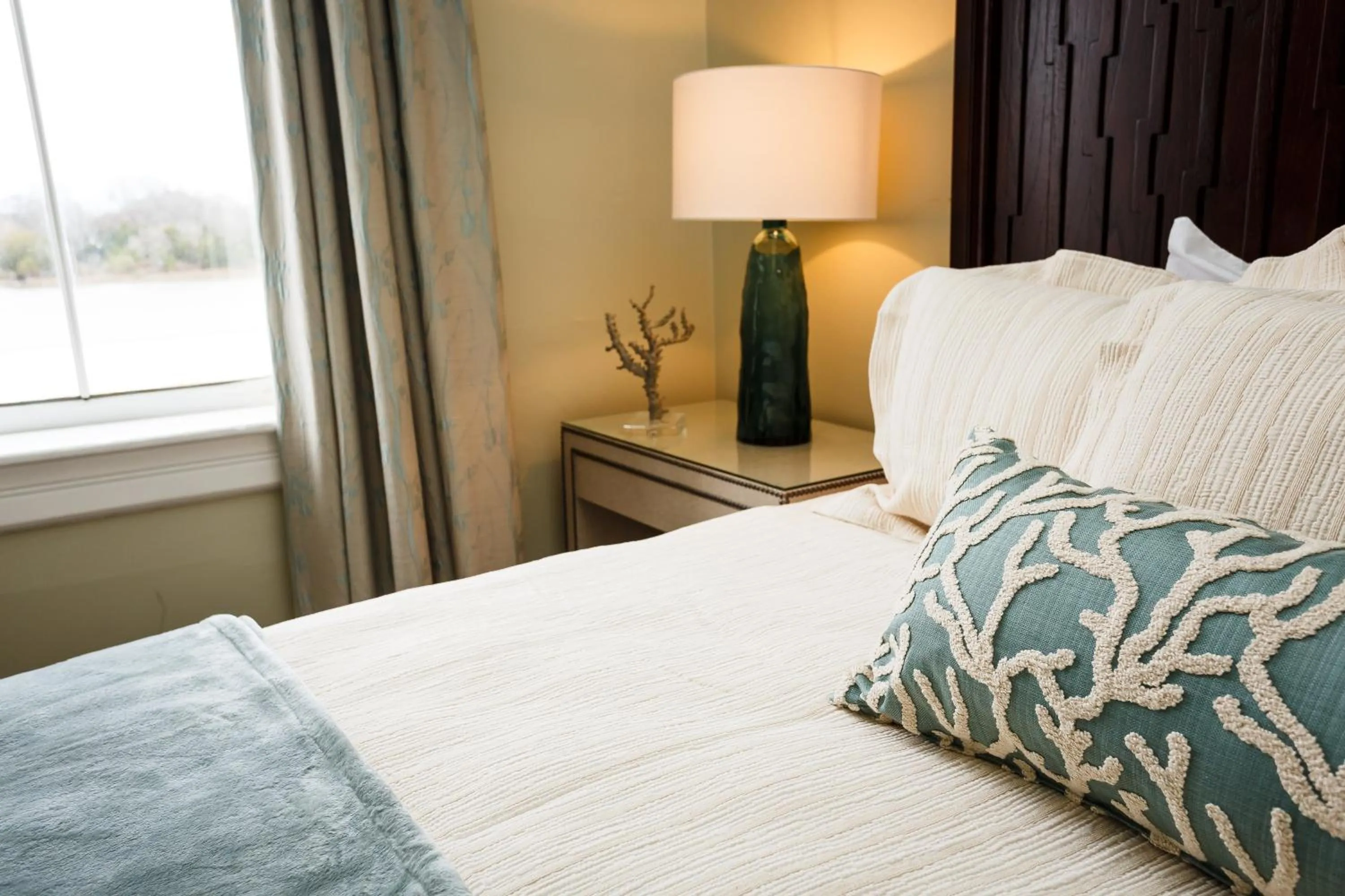 Bed in Olde Harbour Inn, Historic Inns of Savannah Collection