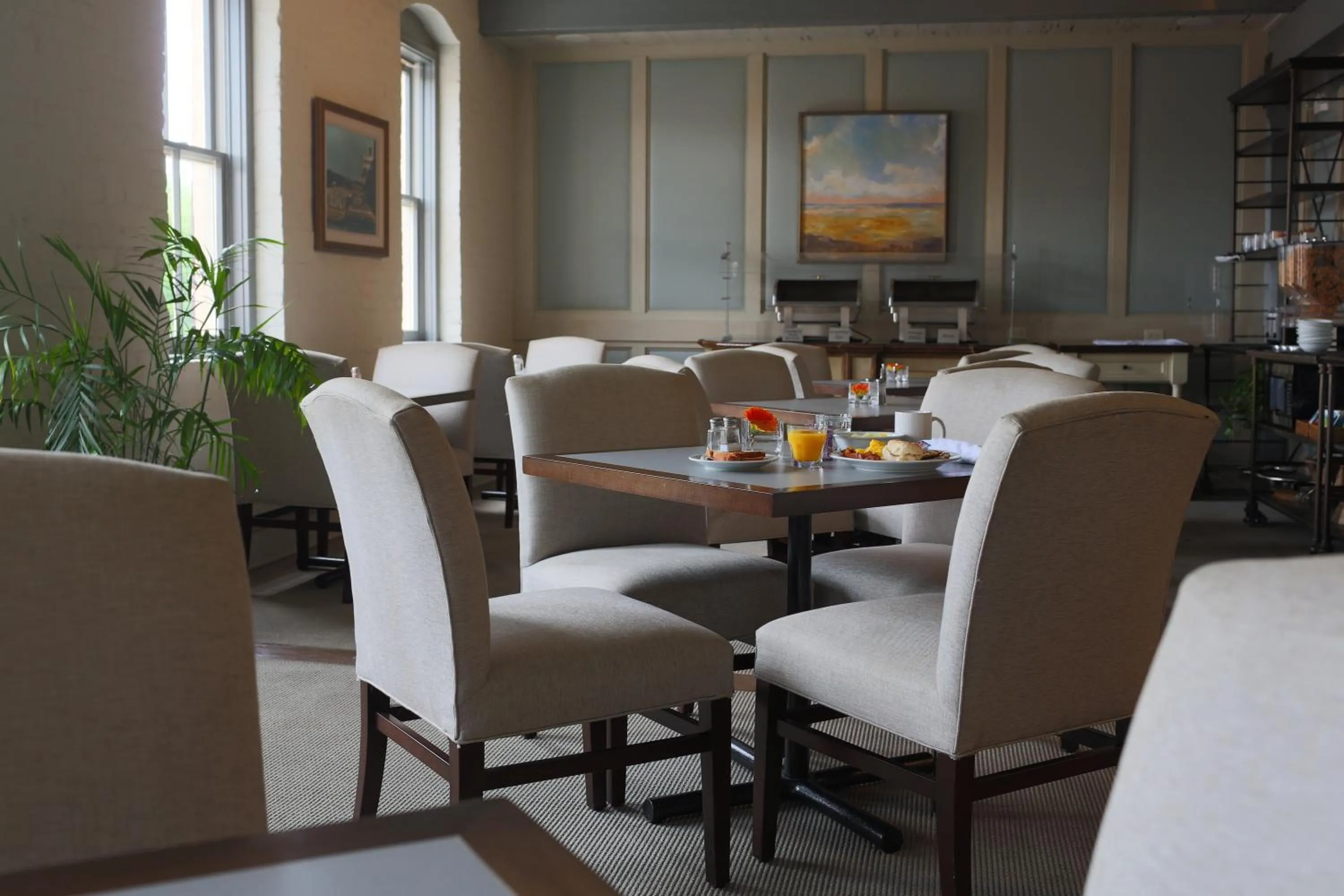 Food in Olde Harbour Inn, Historic Inns of Savannah Collection