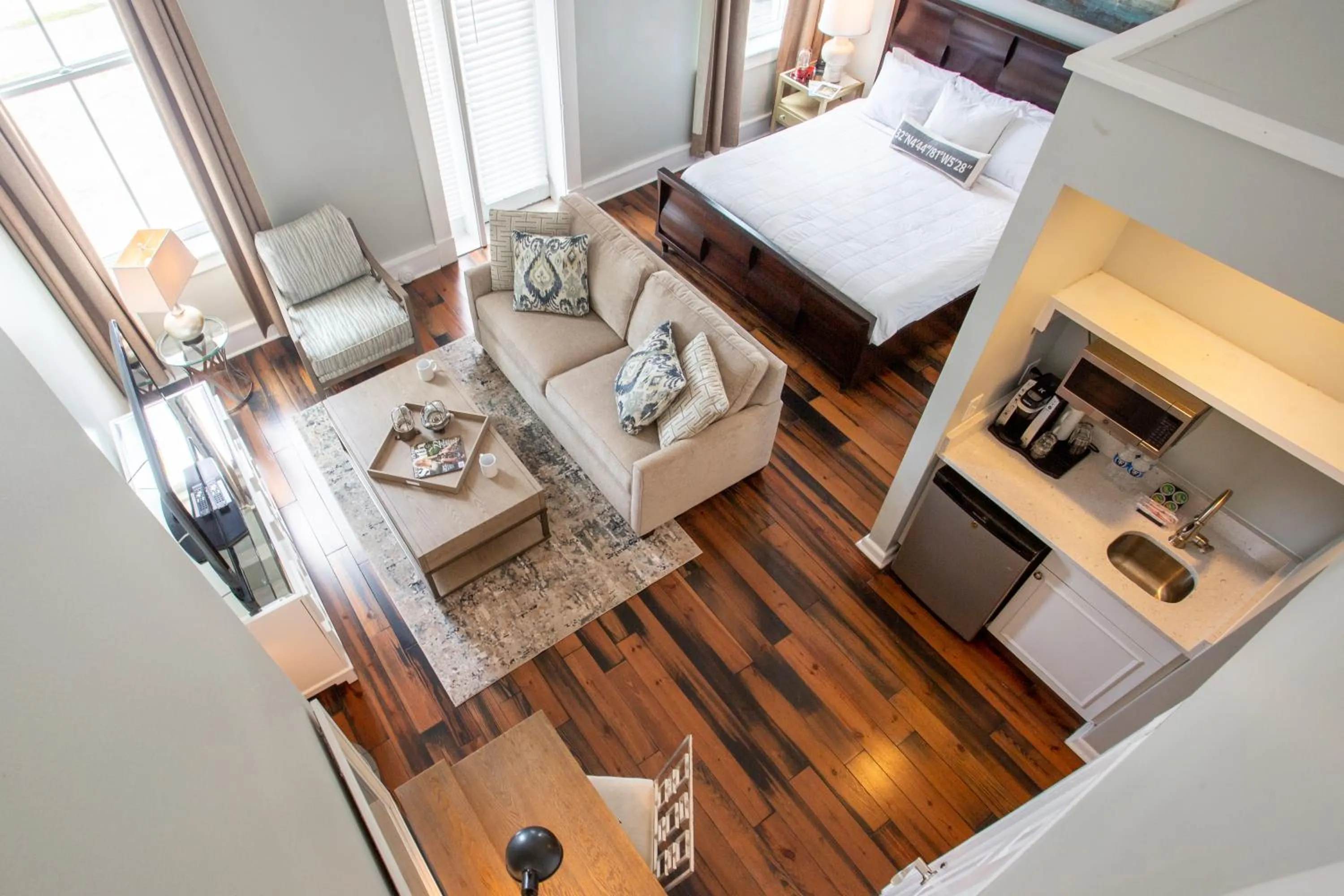 Bedroom, Bed in Olde Harbour Inn, Historic Inns of Savannah Collection