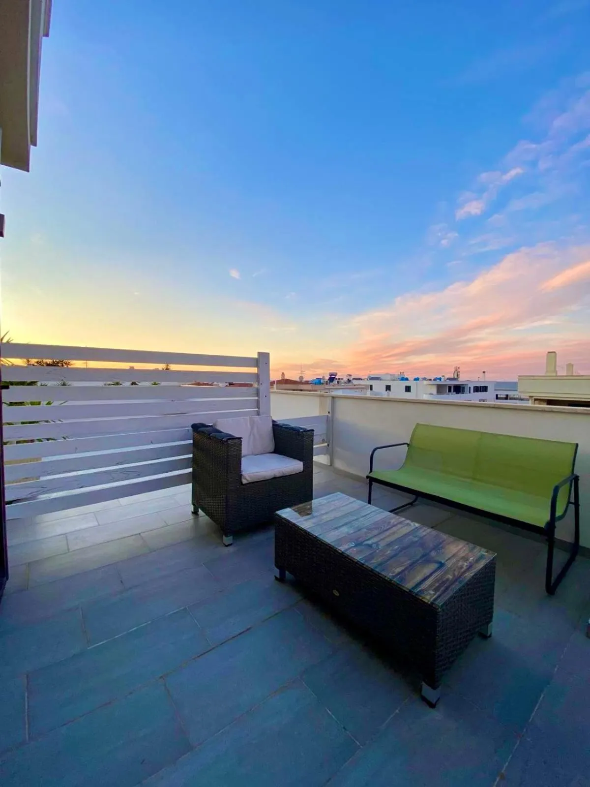 Balcony/Terrace in Green Door