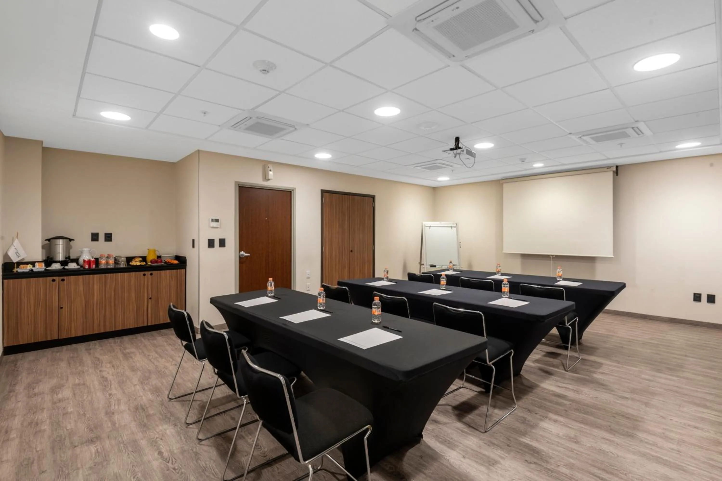 Meeting/conference room in City Express by Marriott Chihuahua