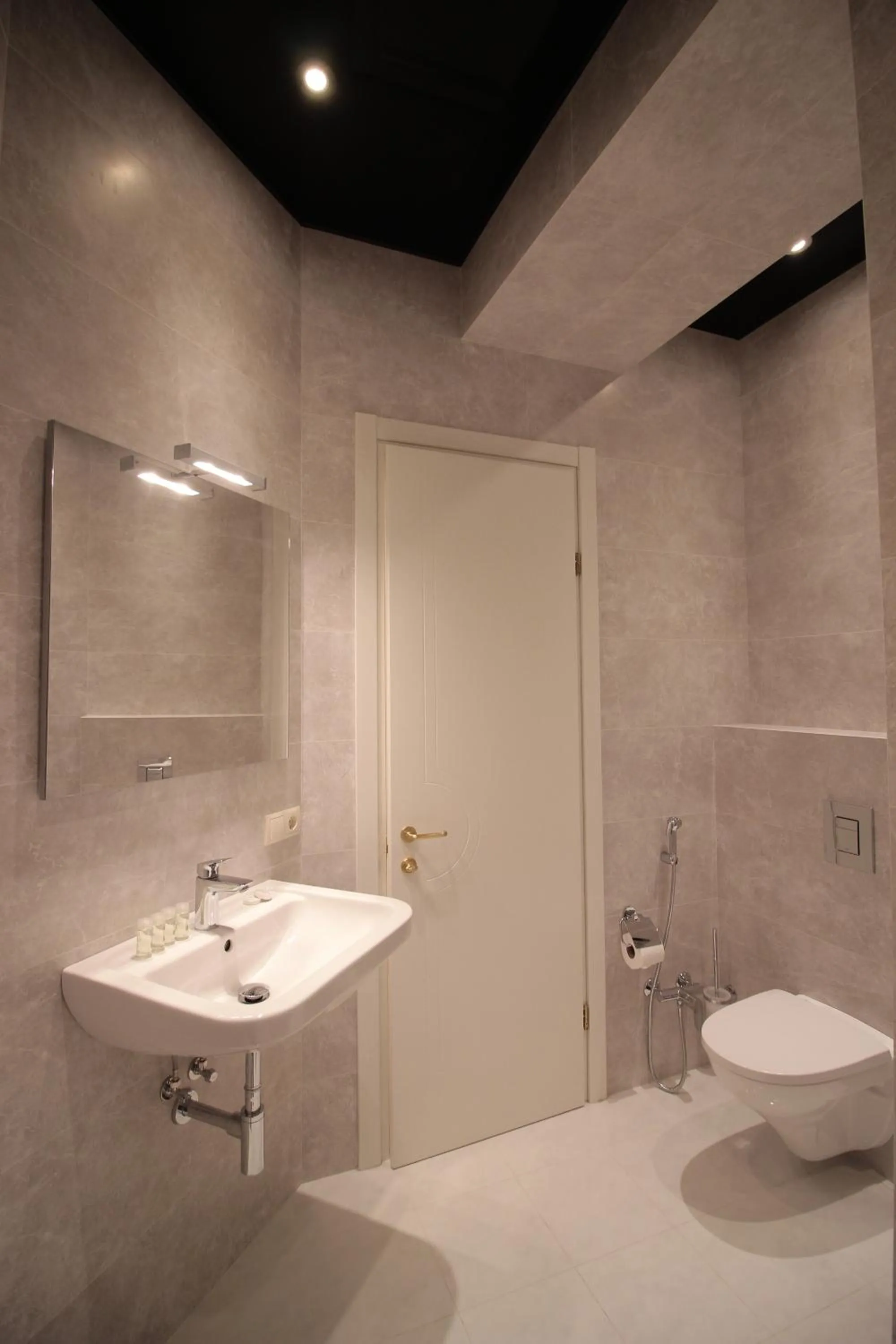 Bathroom in Superior Apartments