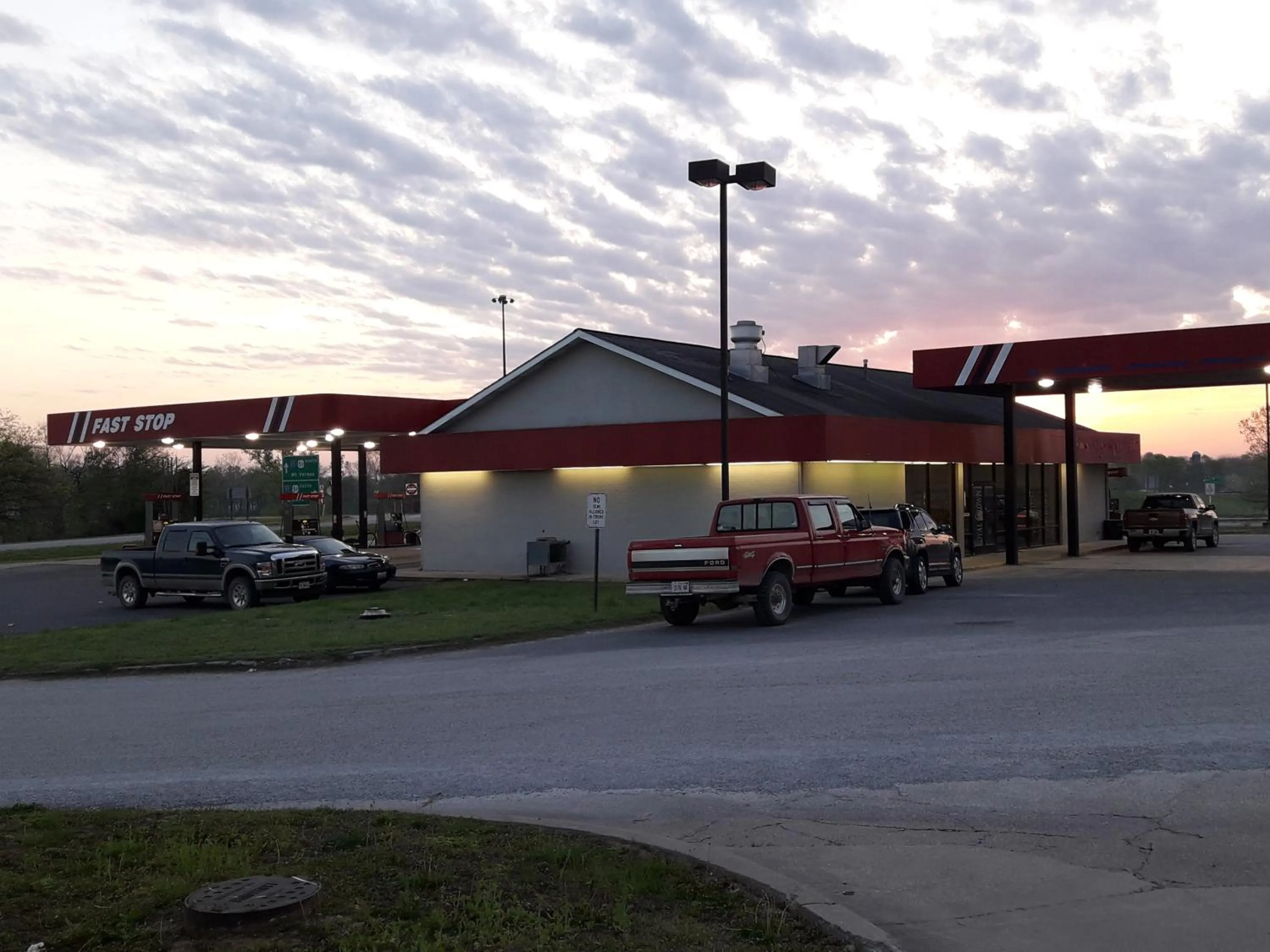 Restaurant/places to eat, Property Building in Americas Best Value Inn Ullin Mounds