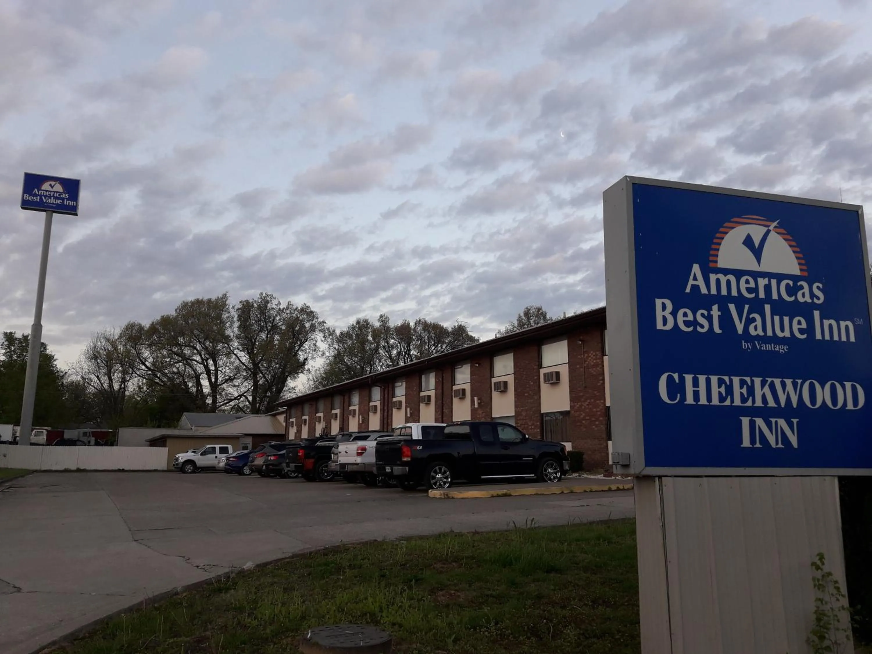 Property Building in Americas Best Value Inn Ullin Mounds