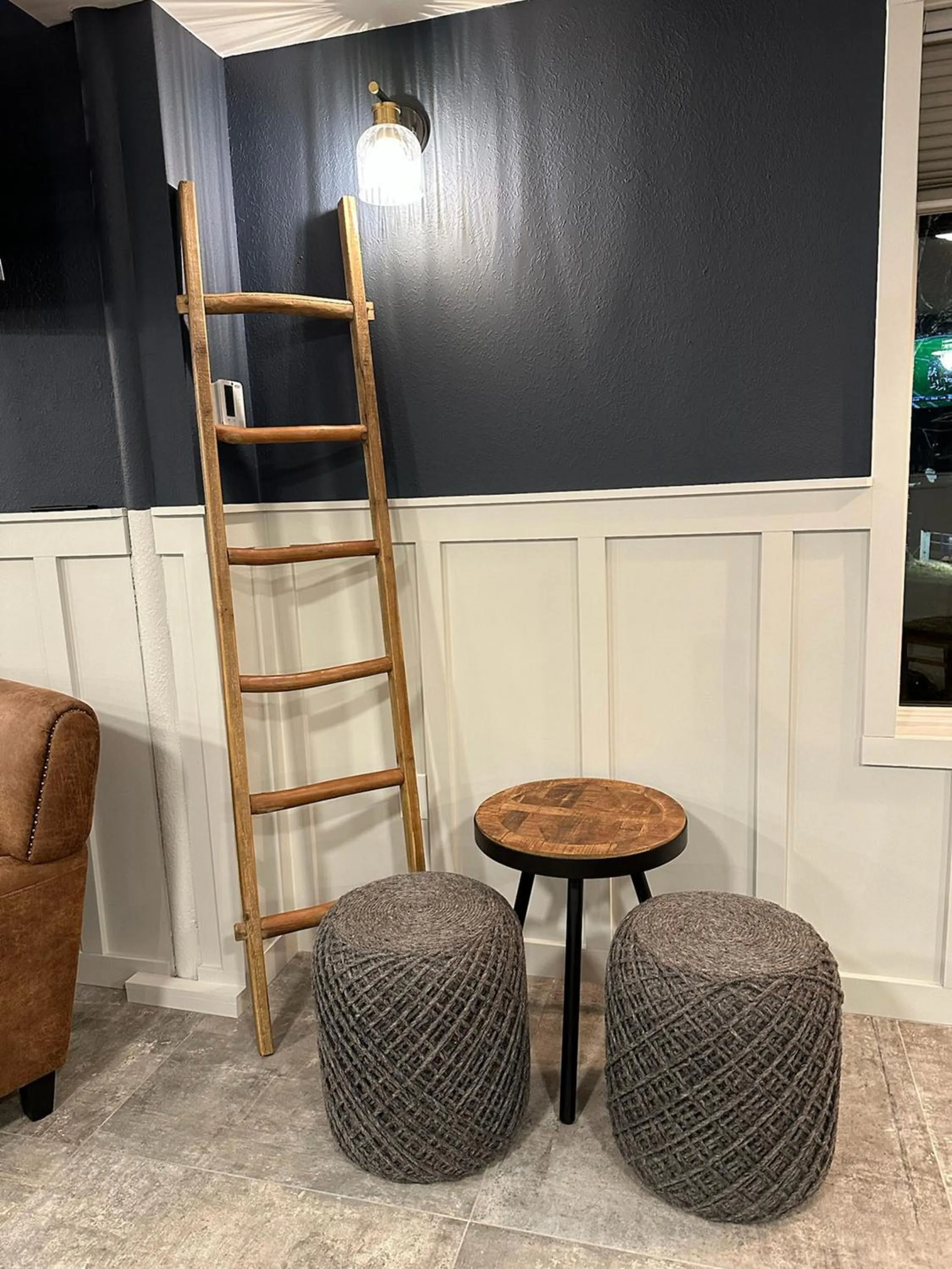 Seating area in Harbor Winds Hotel