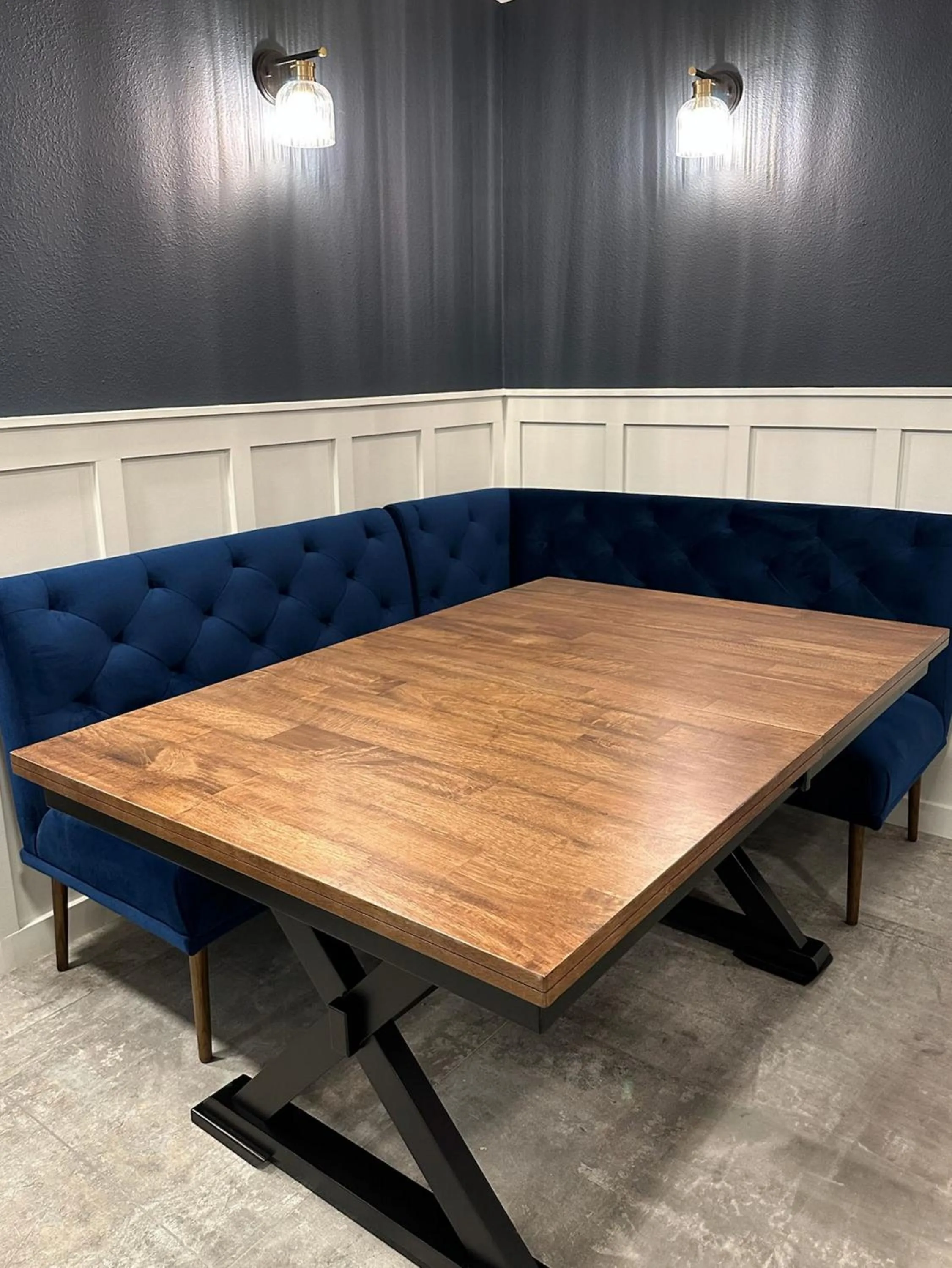 Lounge or bar in Harbor Winds Hotel