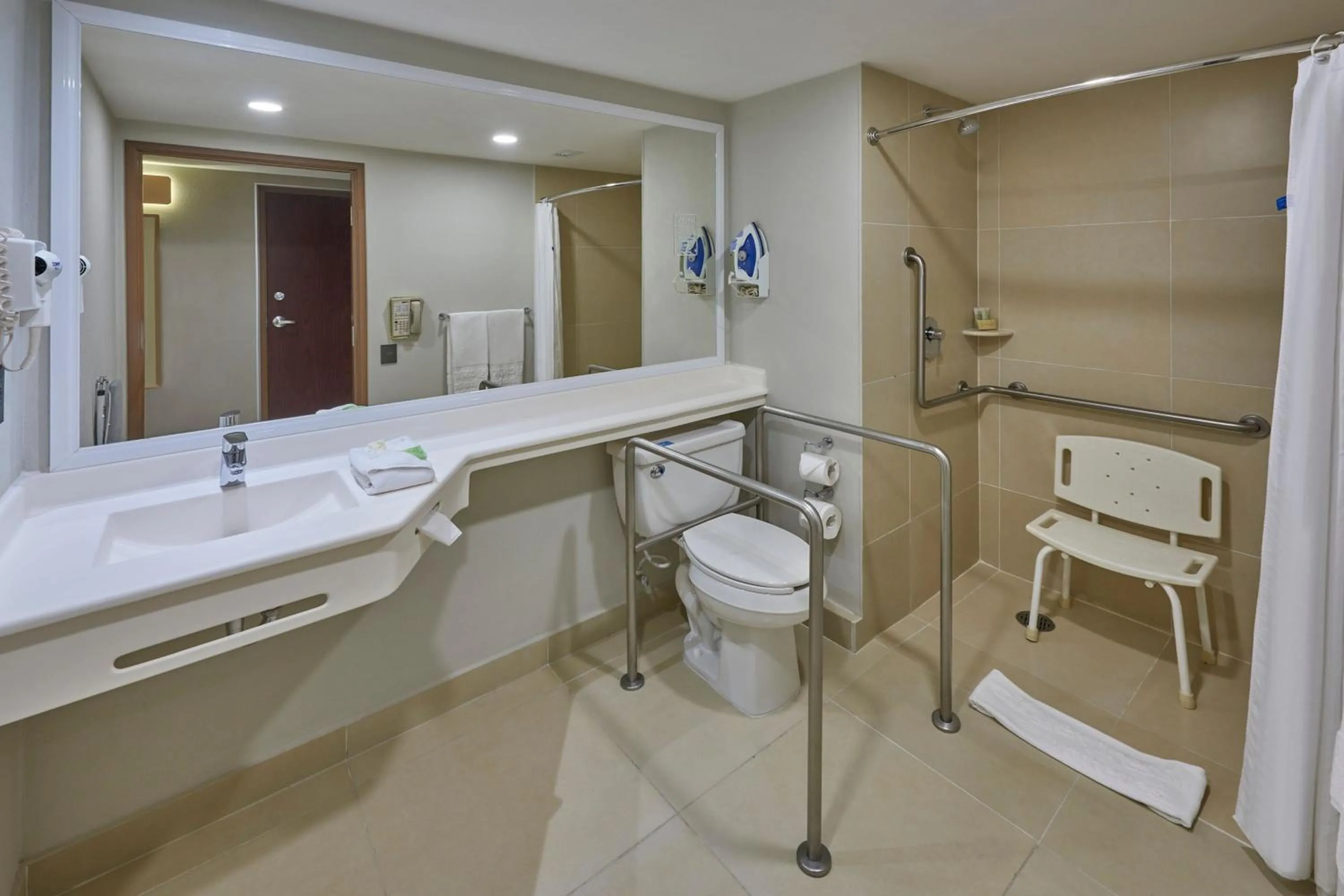 Bathroom in City Express by Marriott Los Mochis