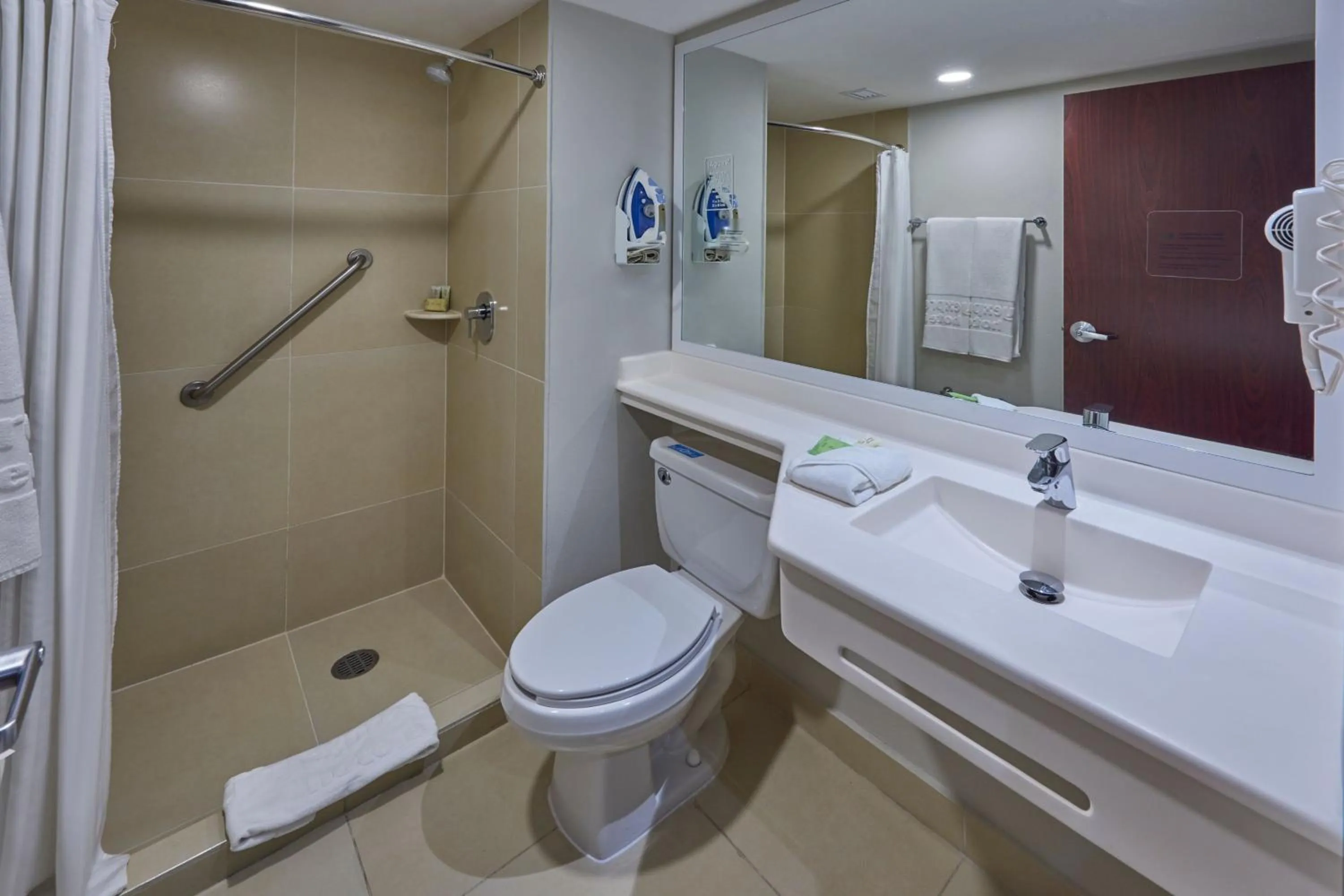 Bathroom in City Express by Marriott Los Mochis
