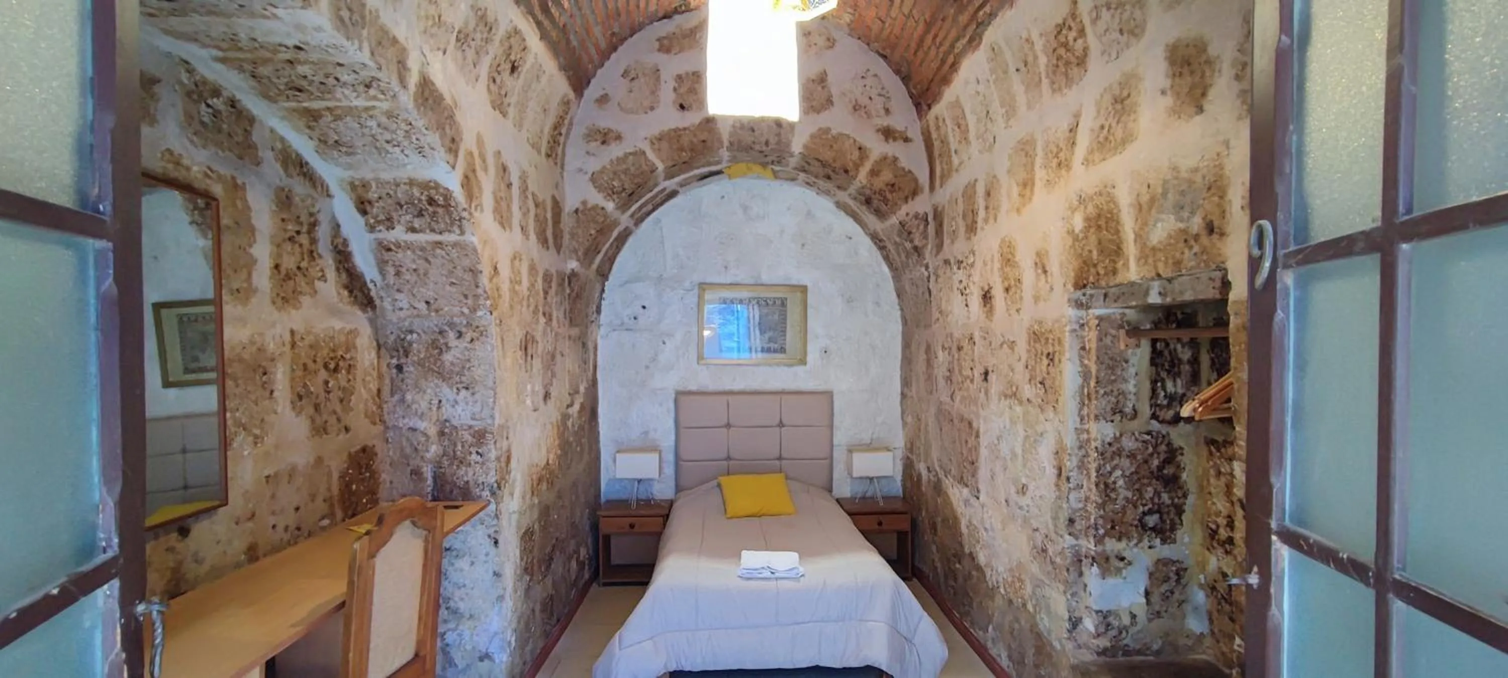 Photo of the whole room, Bed in Flying Dog Hostel Arequipa
