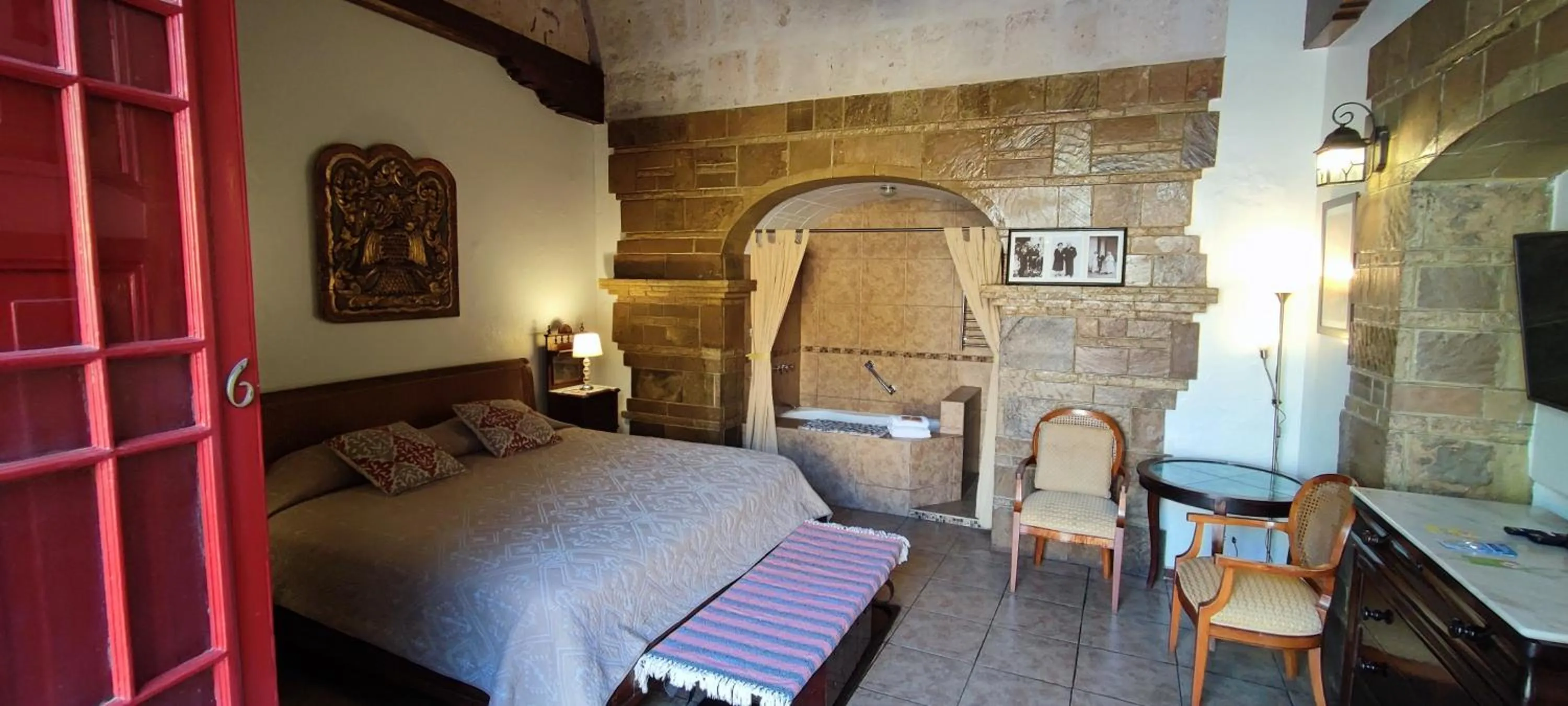 Photo of the whole room, Bed in Flying Dog Hostel Arequipa