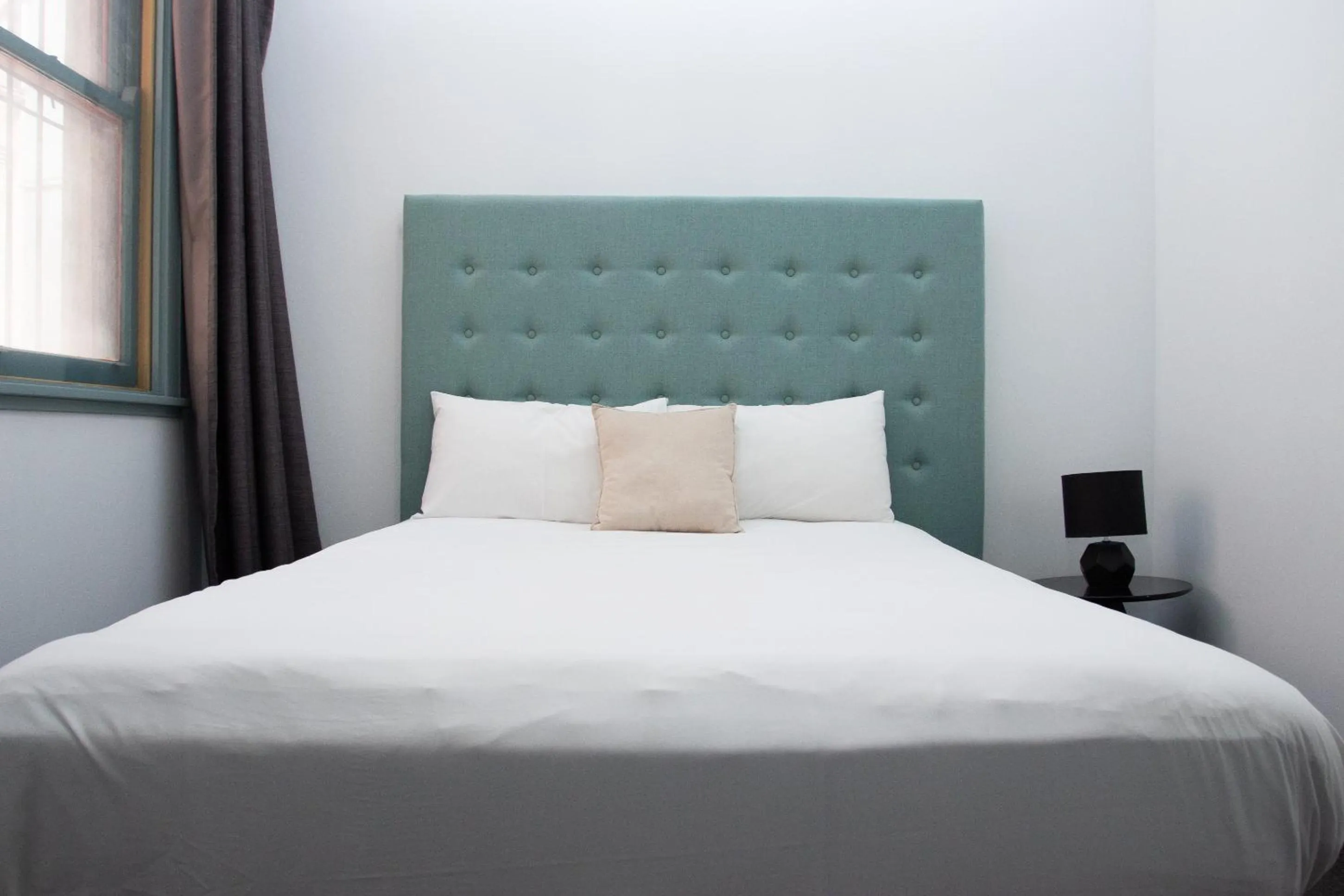 Bedroom, Bed in Oasis on Beamish Hotel