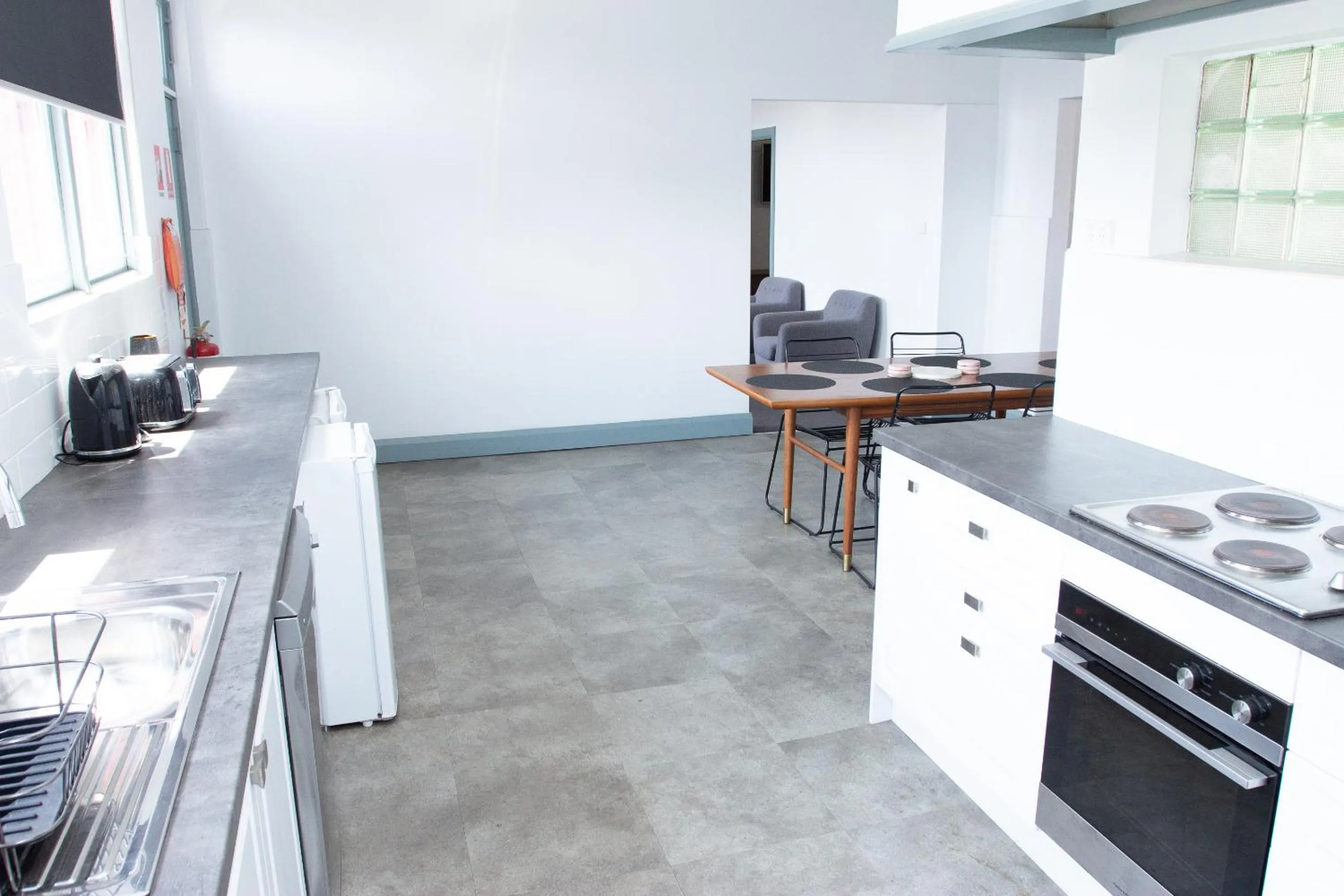 Kitchen or kitchenette in Oasis on Beamish Hotel