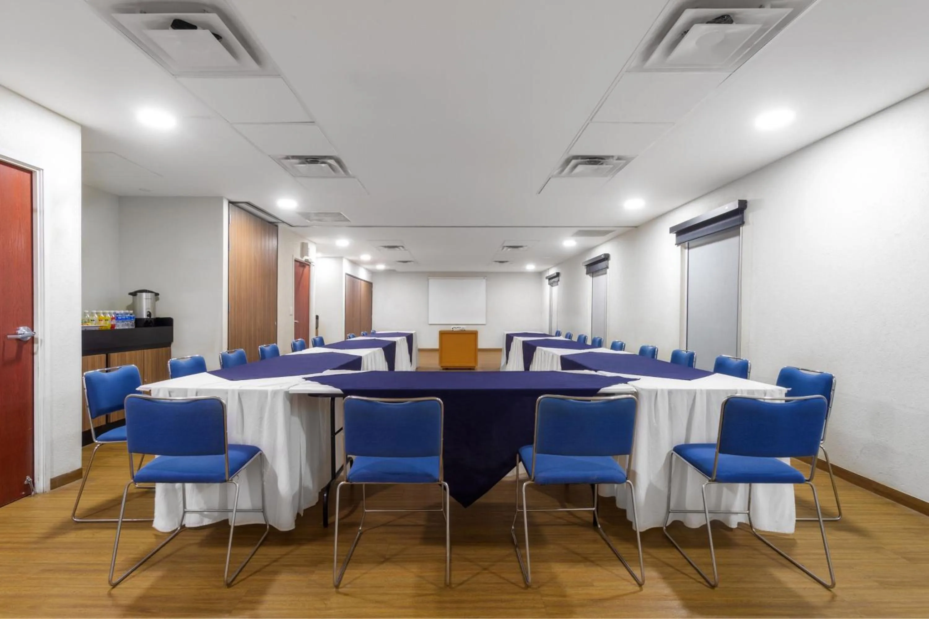 Meeting/conference room in City Express by Marriott Tuxtla Gutiérrez