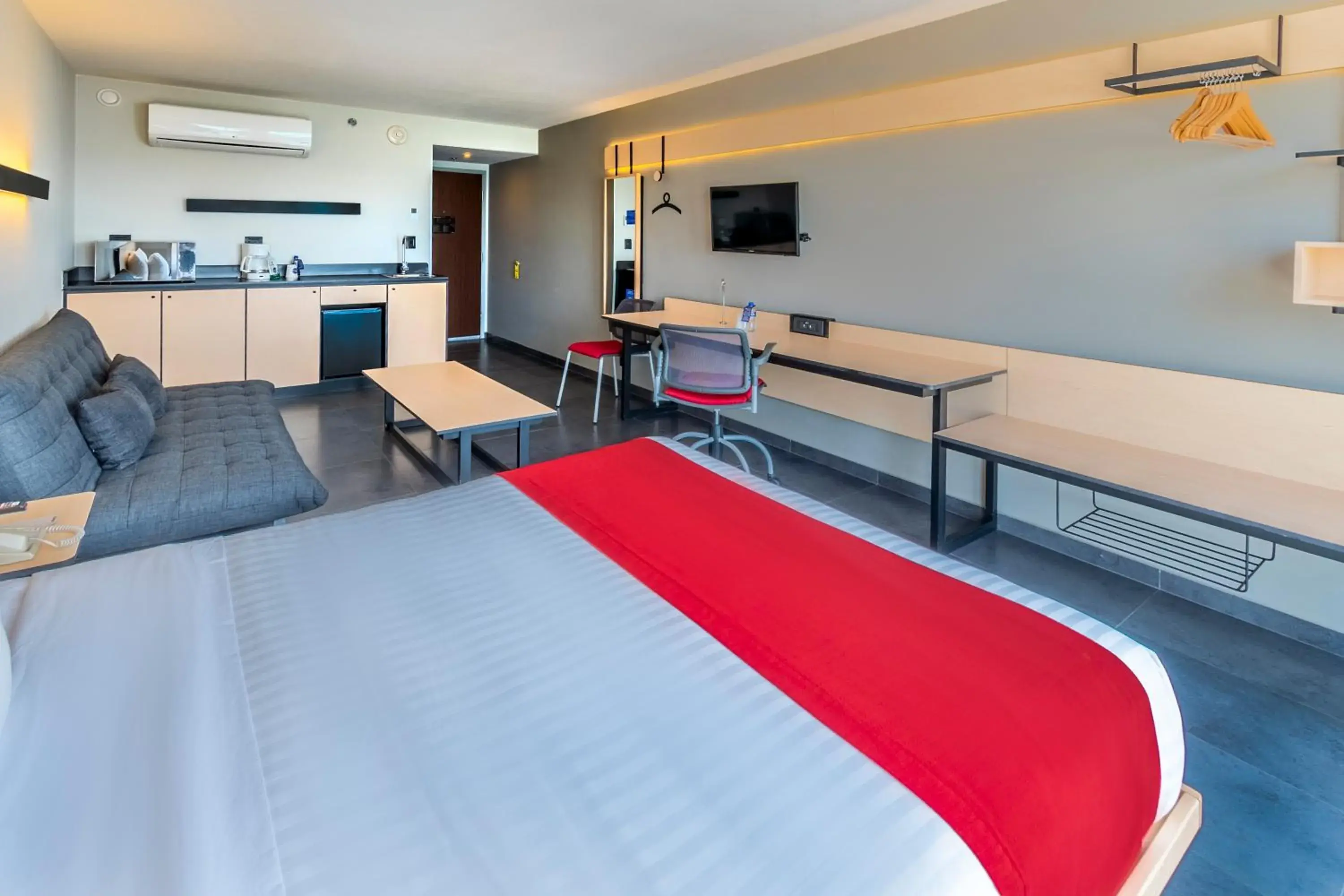 Queen Room with Sofa Bed in City Express by Marriott Tampico Queen Room with Sofa Bed in City Express by Marriott Tampico