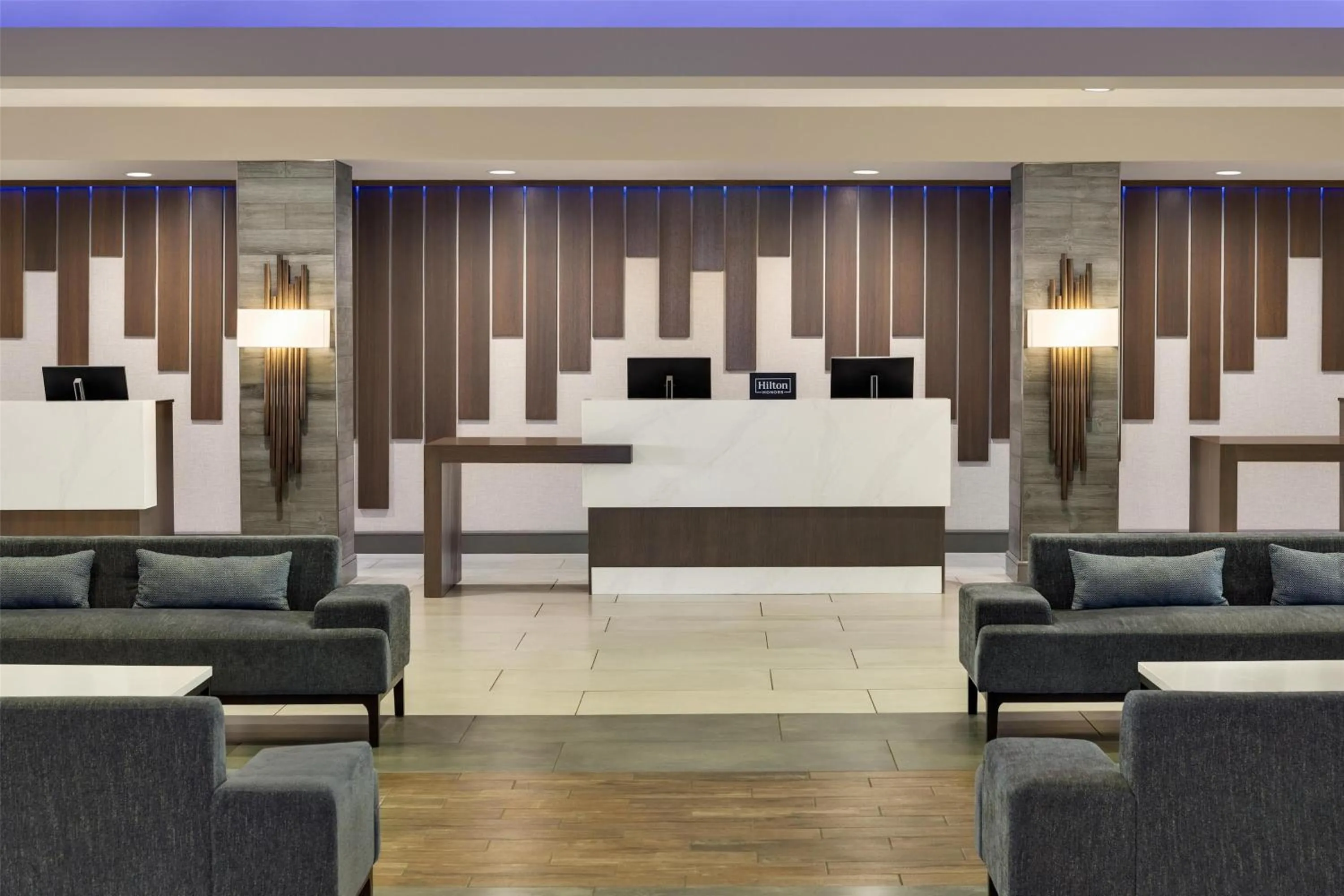 Lobby or reception in DoubleTree by Hilton Bloomington Minneapolis South