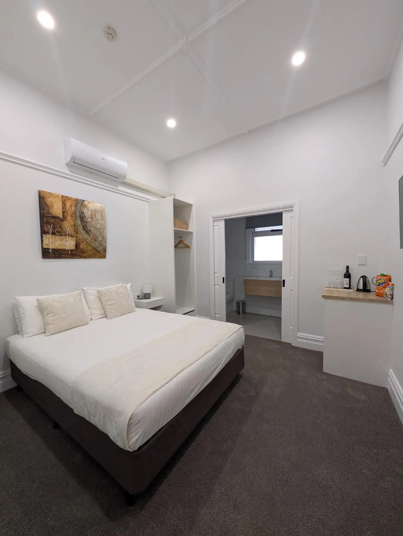 Balcony On Sixth Lodge